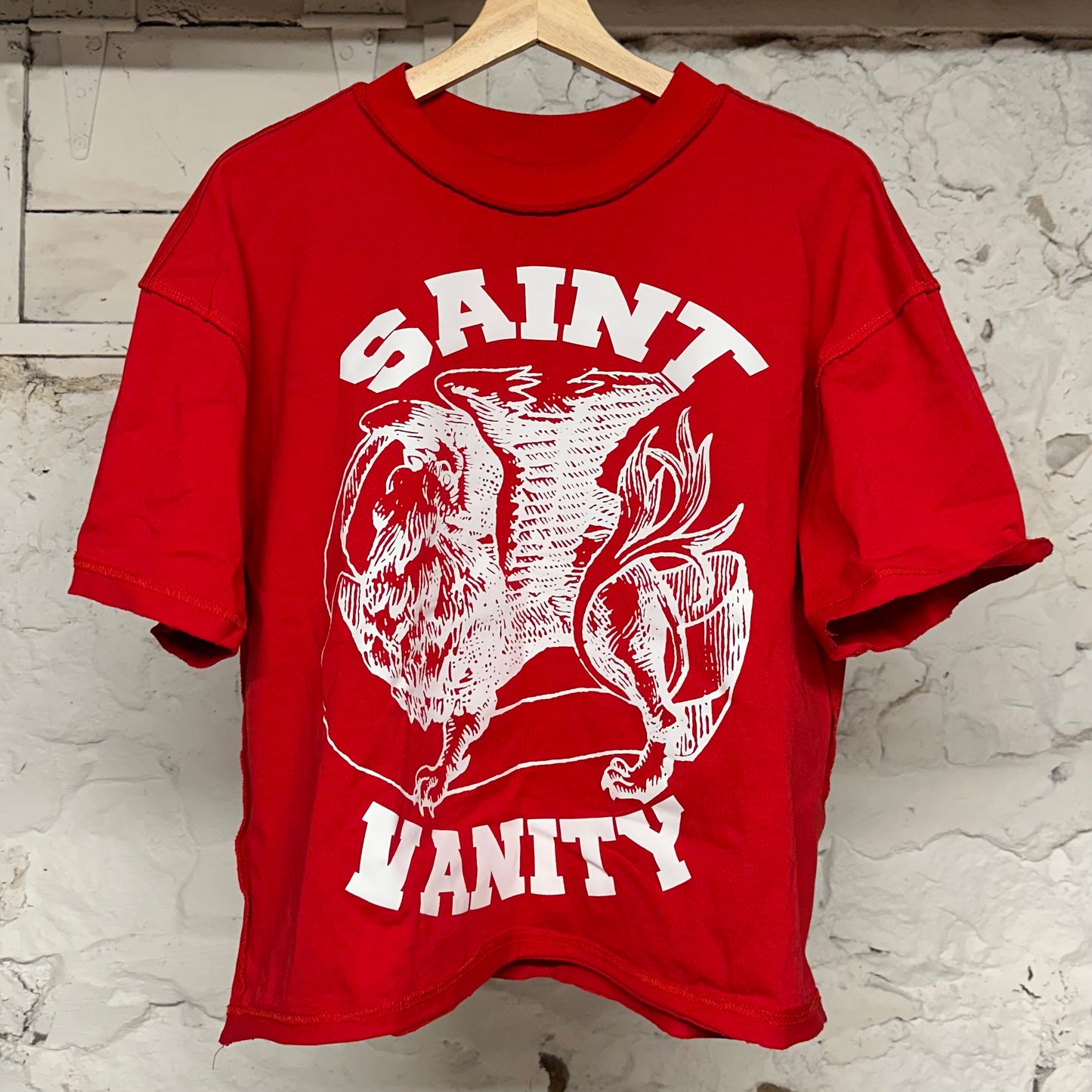 Saint Vanity Griffin Red White T-Shirt Sz S