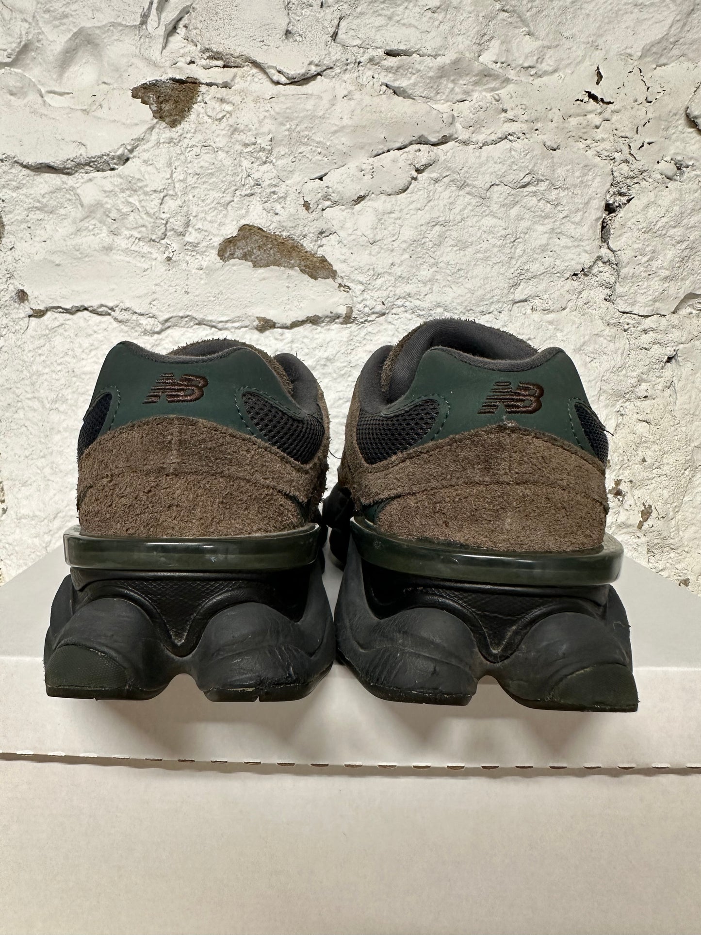 New Balance 9060 Beef And Brocolli Sz 9.5