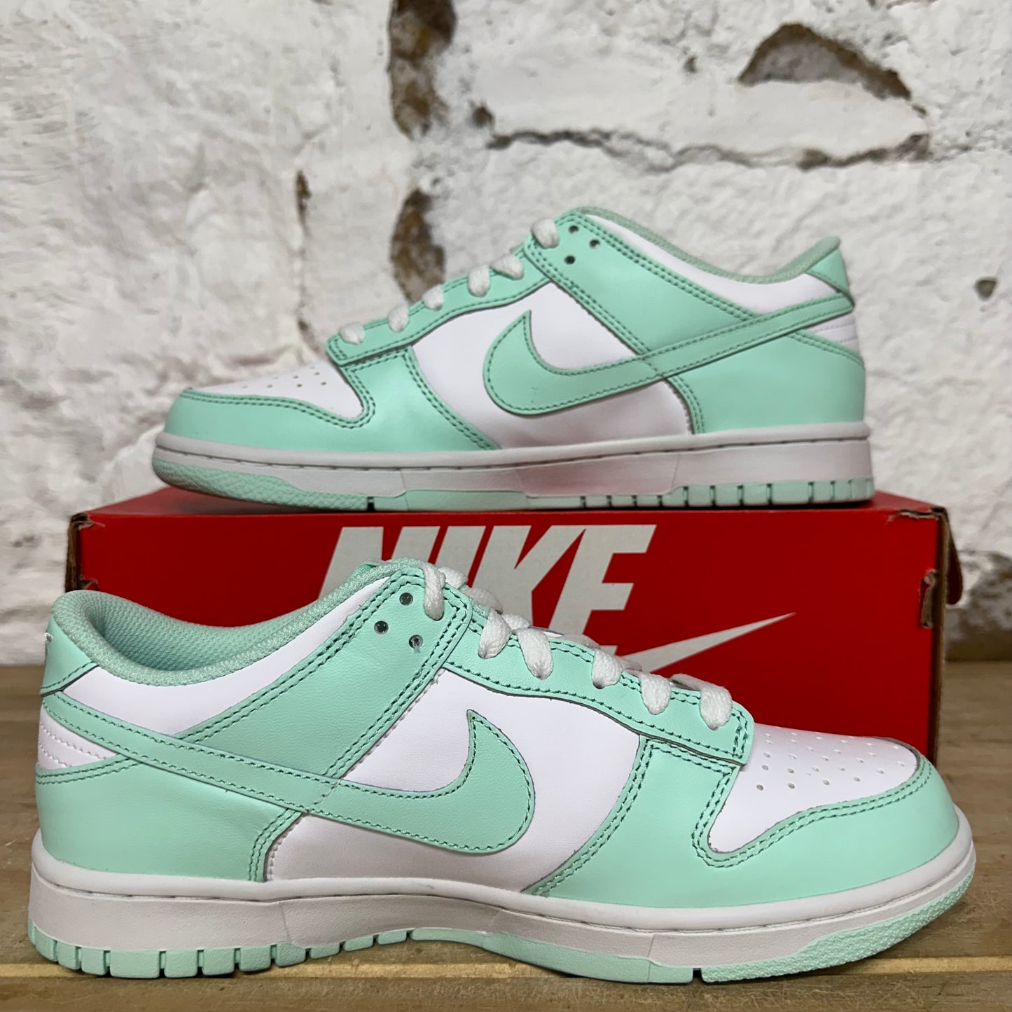 Nike Dunk Low Mint Foam Sz 7Y DS