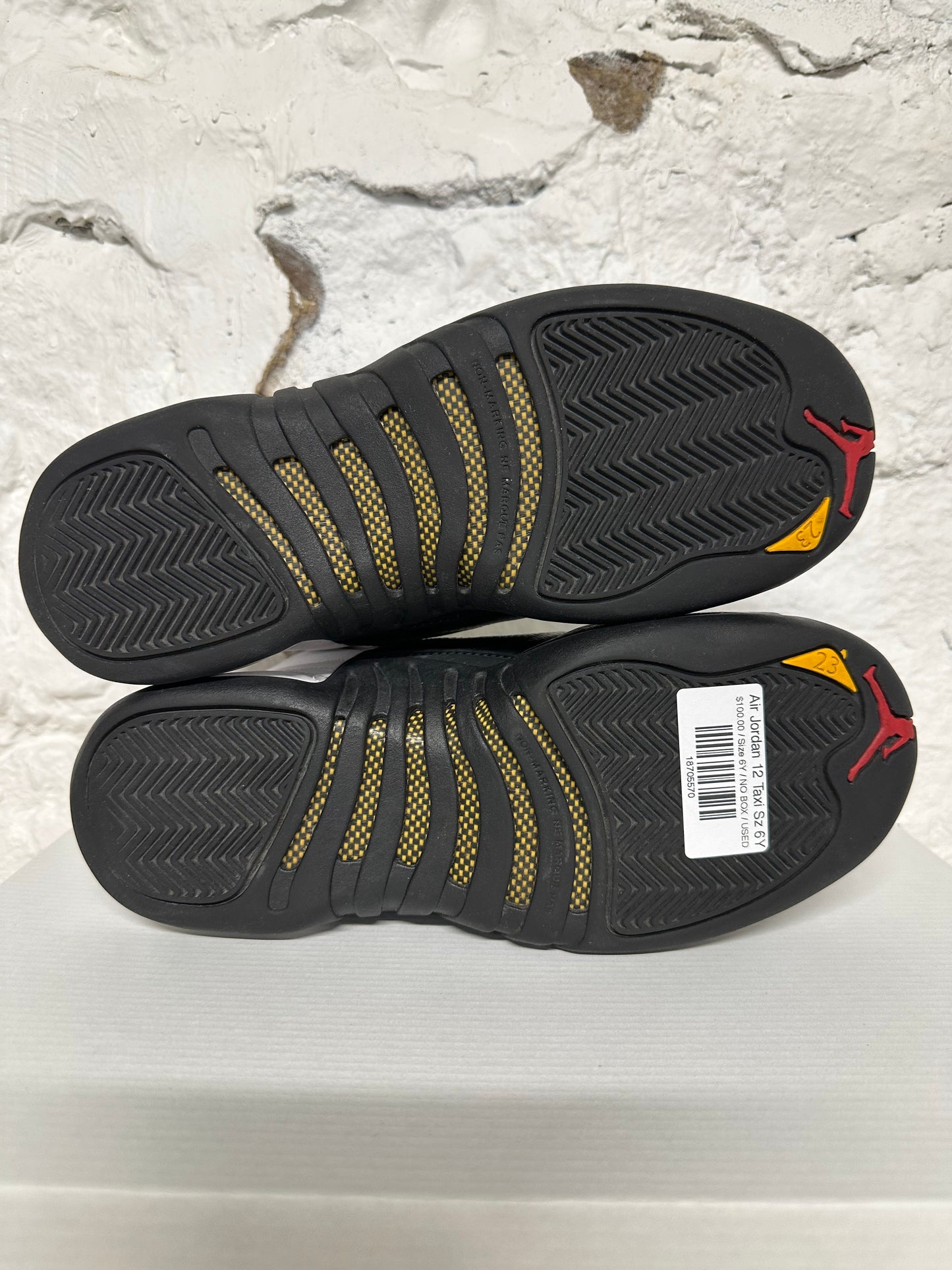 Air Jordan 12 Taxi Sz 6Y