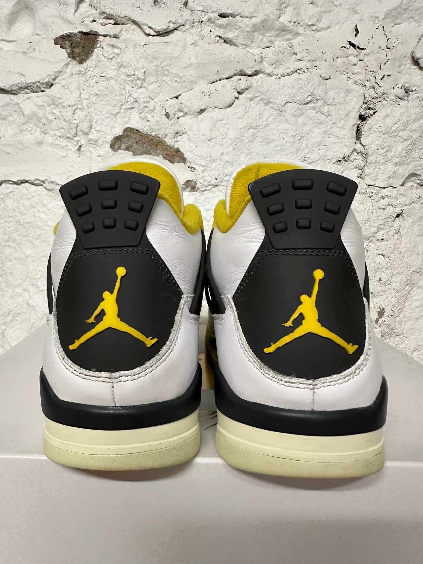 Air Jordan 4 Vivid Sulfur Sz 10 (11.5W)