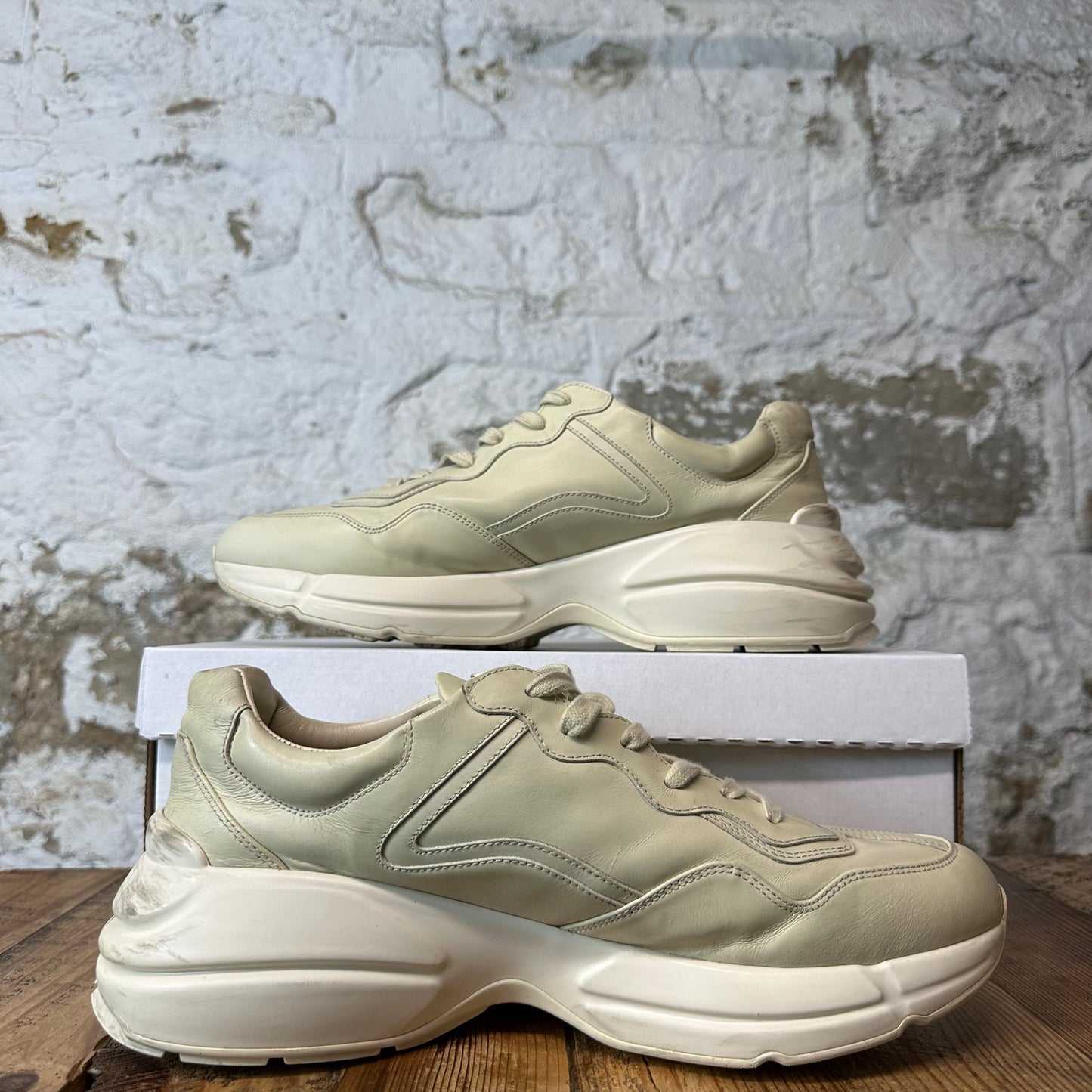Gucci Rhyton Vintage Logo Cream Sneaker Sz 10