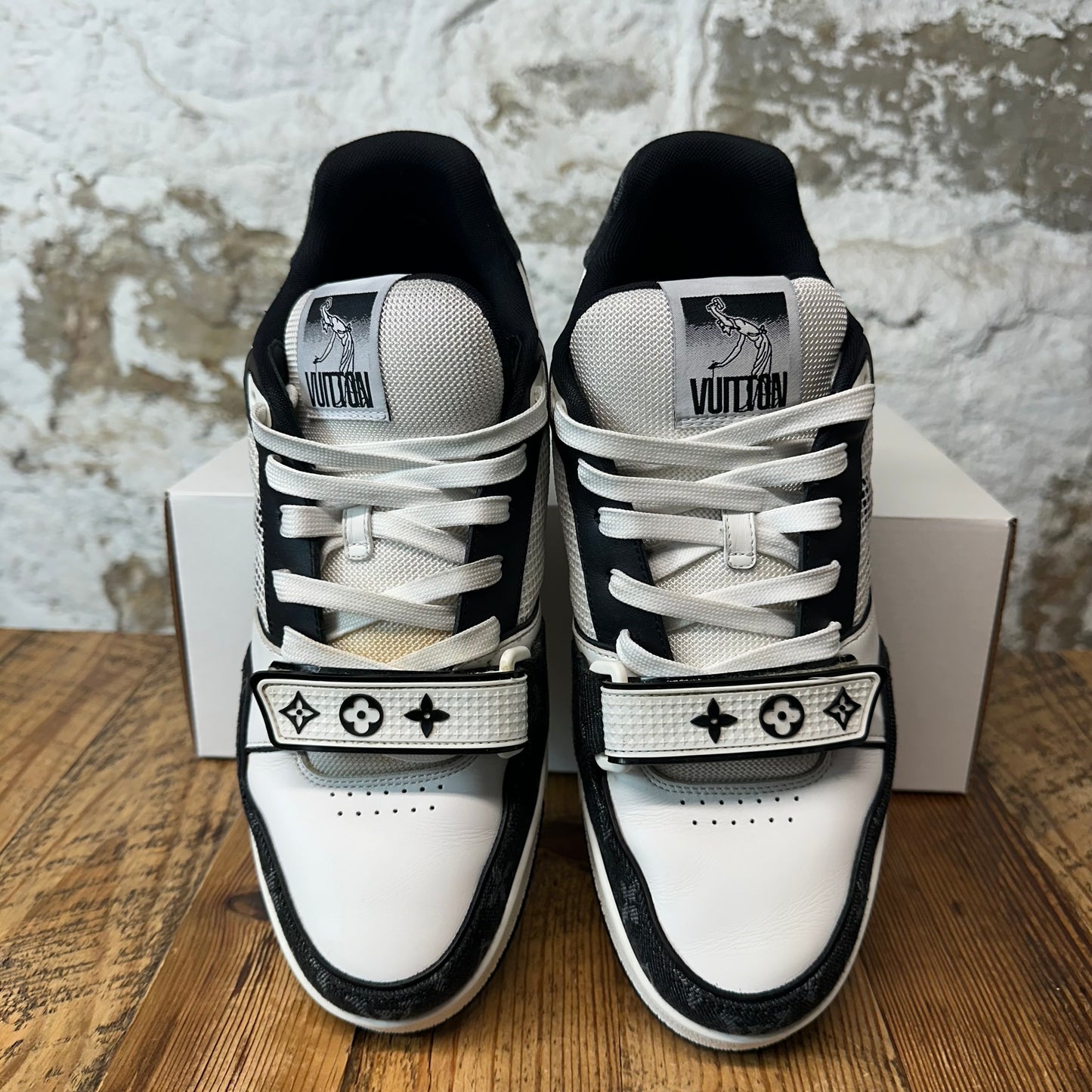 Louis Vuitton Black White Strap Trainer Sneaker Sz 10 (8.5LV)