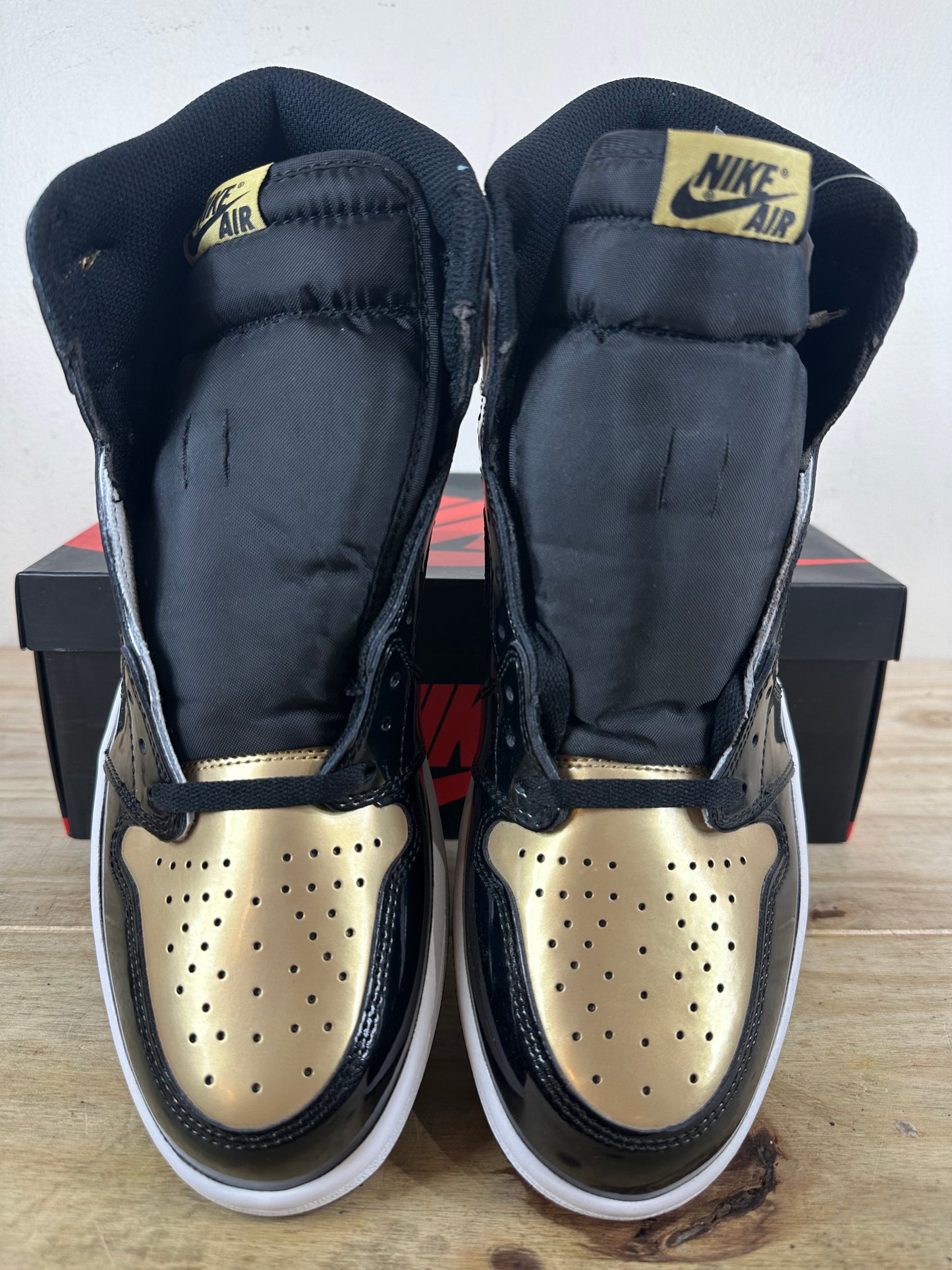 Air Jordan 1 High Patent Gold Toe Sz 11 DS