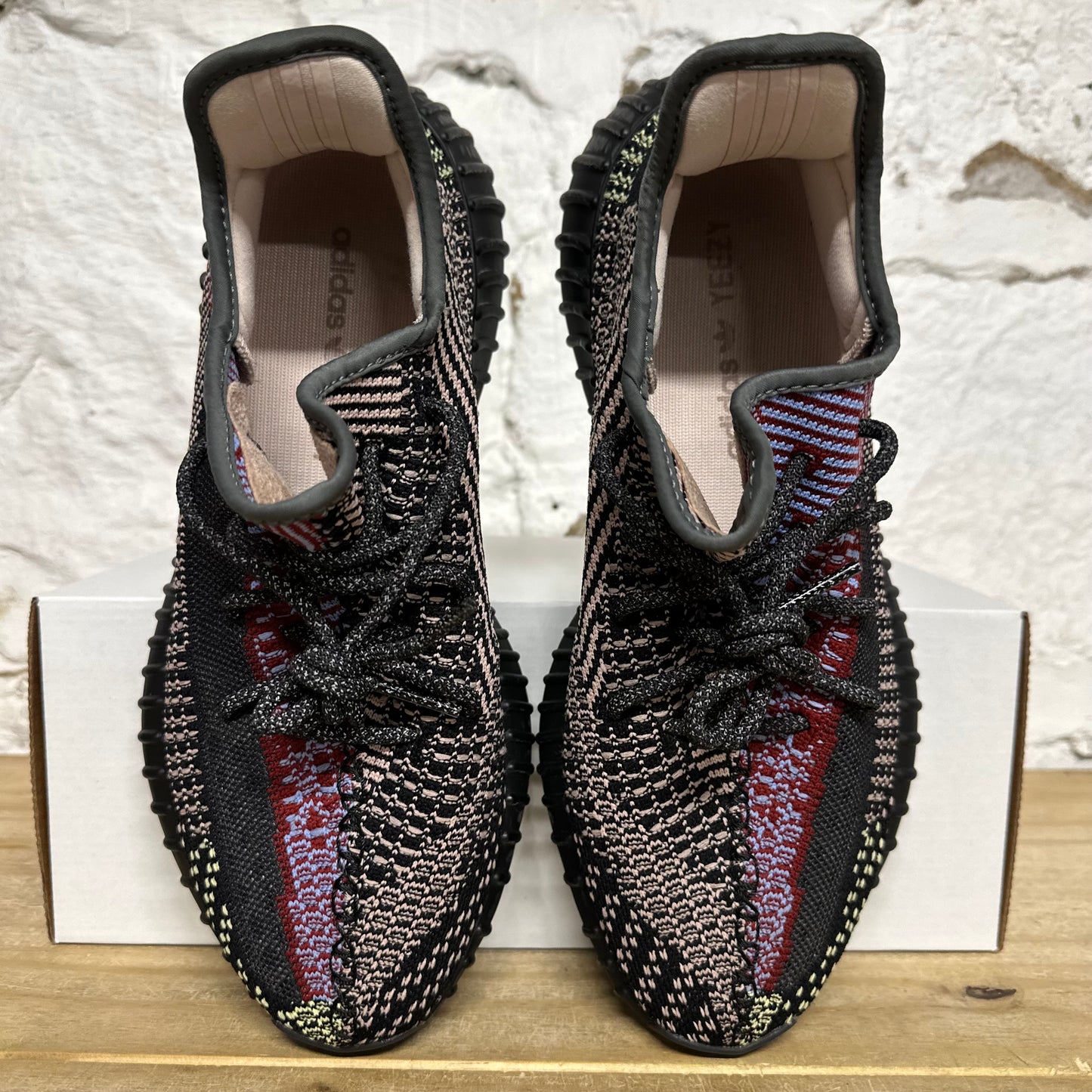 Yeezy 350 V2 Yecheil Sz 10.5
