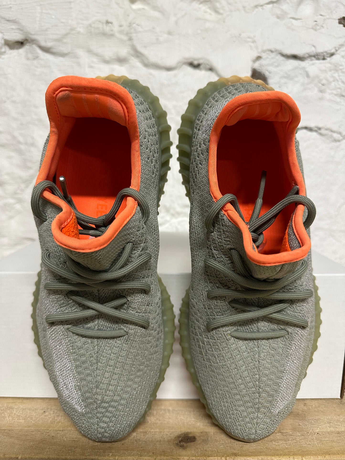 Yeezy 350 V2 Desert Sage Sz 9