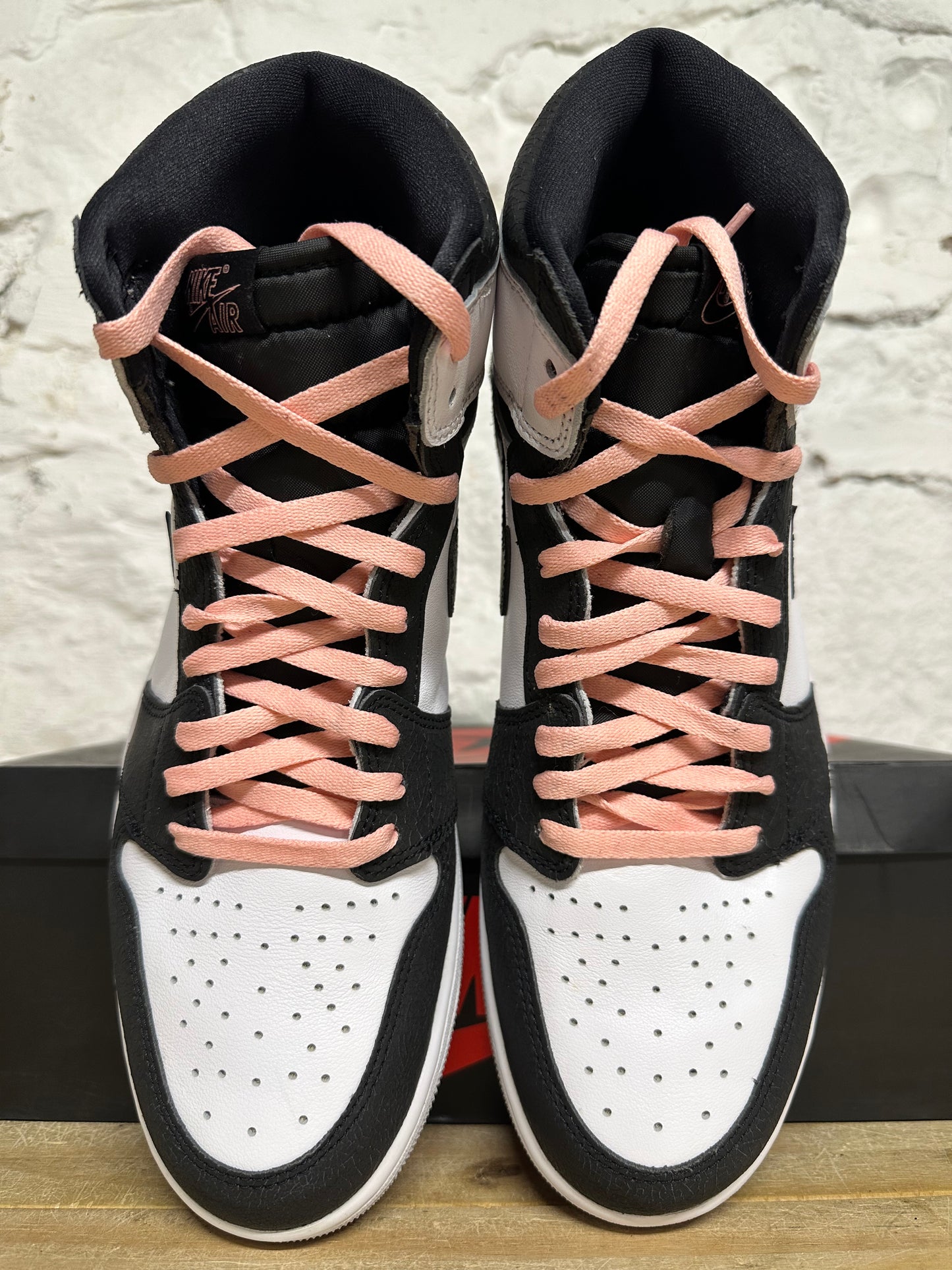 Air Jordan 1 High Bleached Coral Sz 12.5