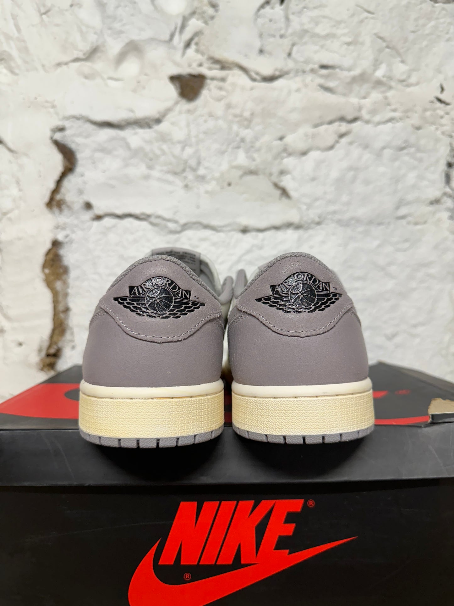 Air Jordan 1 Low Atmosphere Sz 10 DS