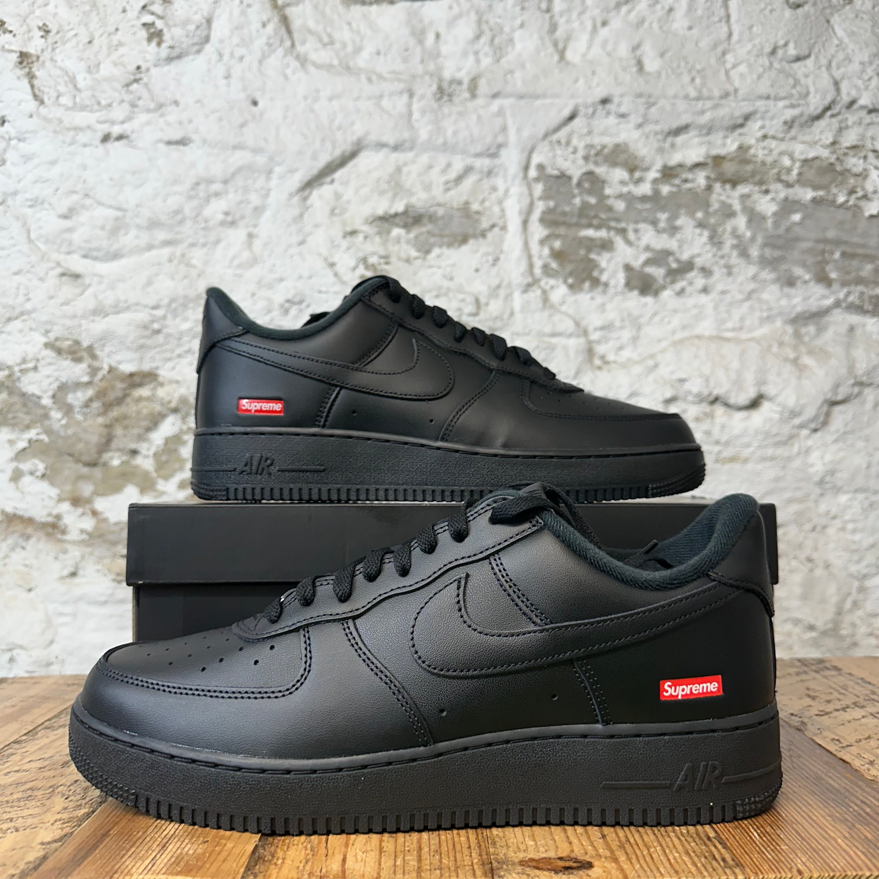 Nike Air Force 1 Supreme DS