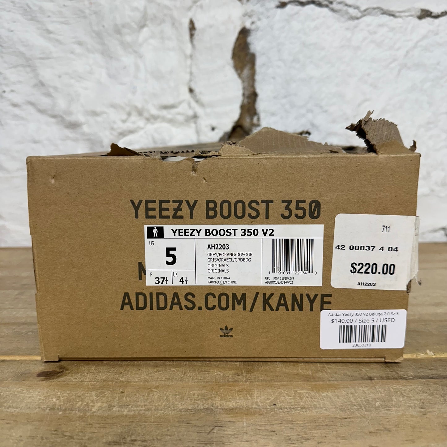 Yeezy 350 V2 Beluga 2.0 Sz 5