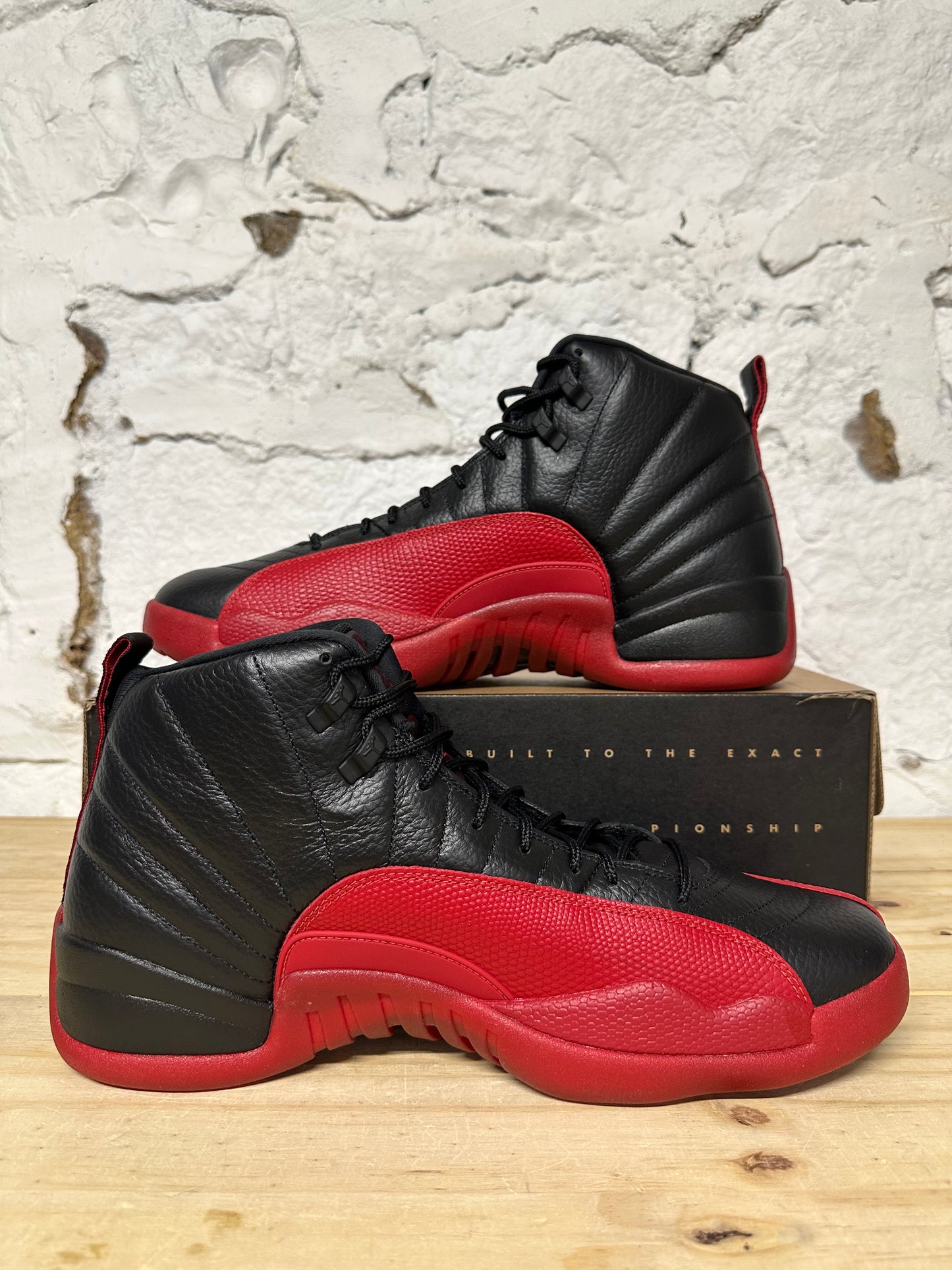 Air jordan 12 Flu Game Sz 14 DS