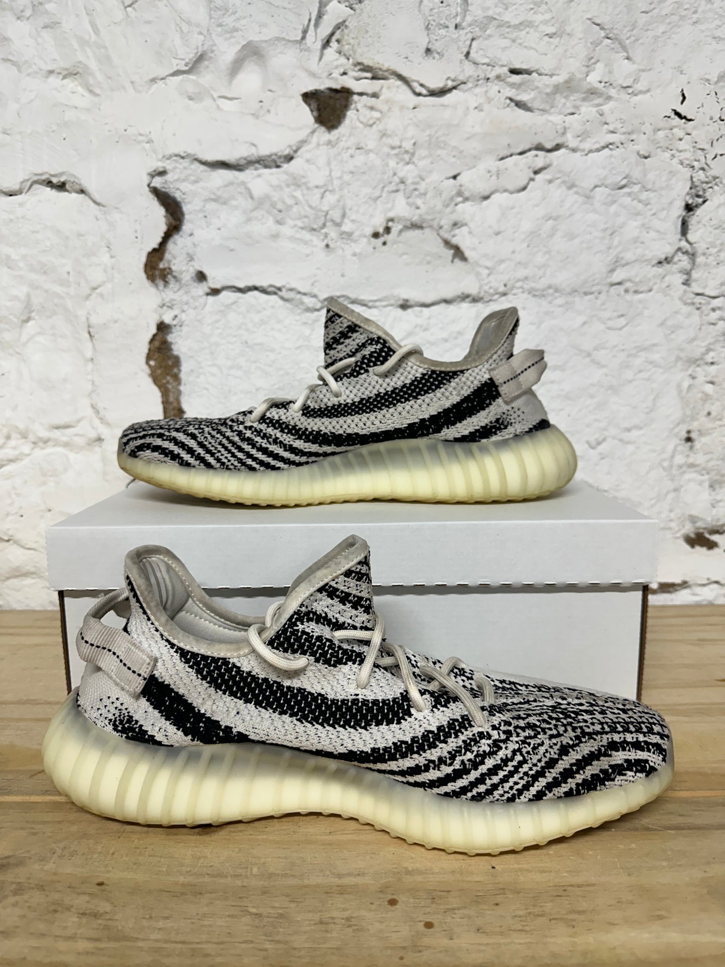 Yeezy 350 V2 Zebra Sz 10.5