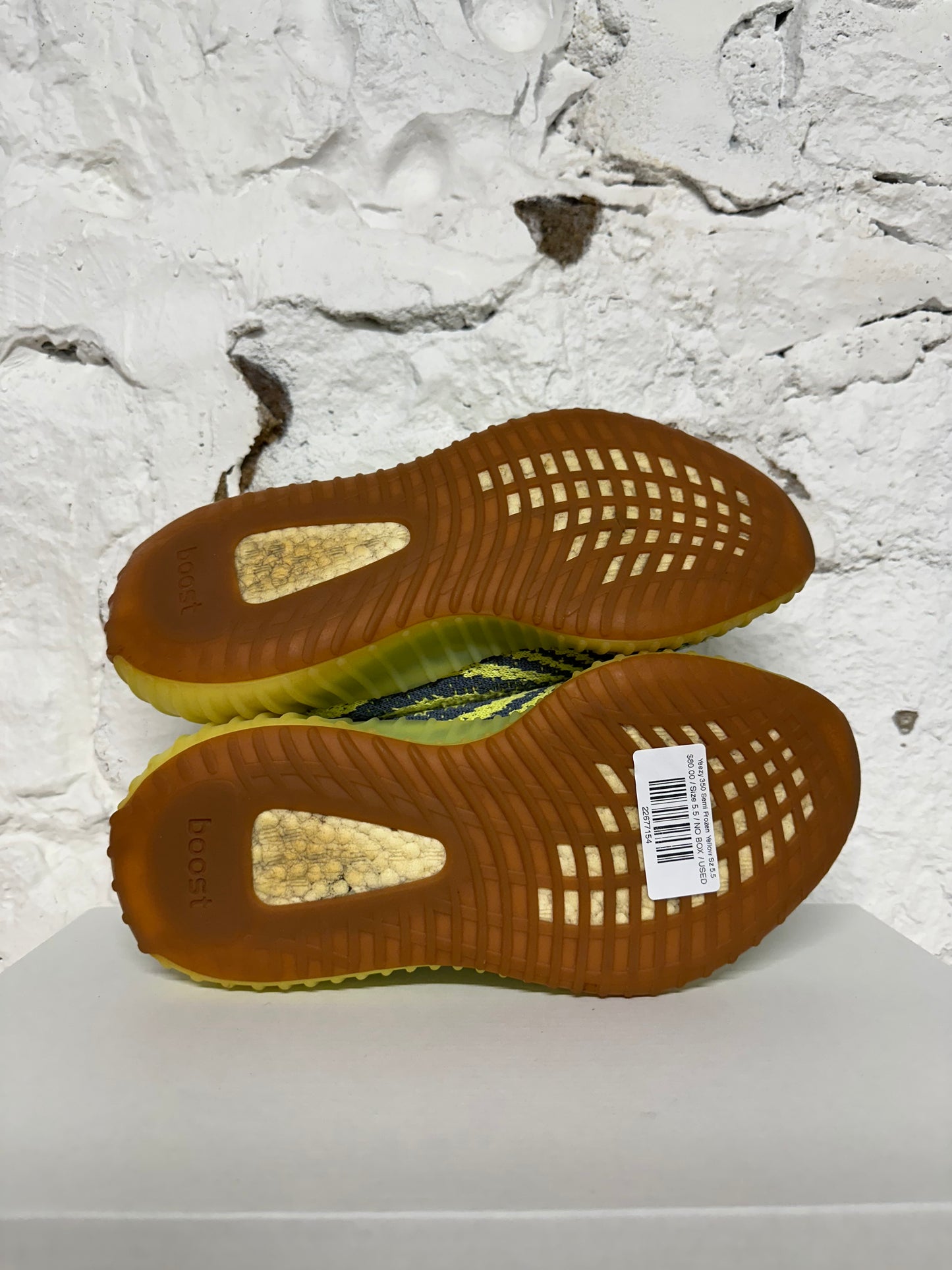 Yeezy 350 V2 Semi Frozen Yellow Sz 5.5