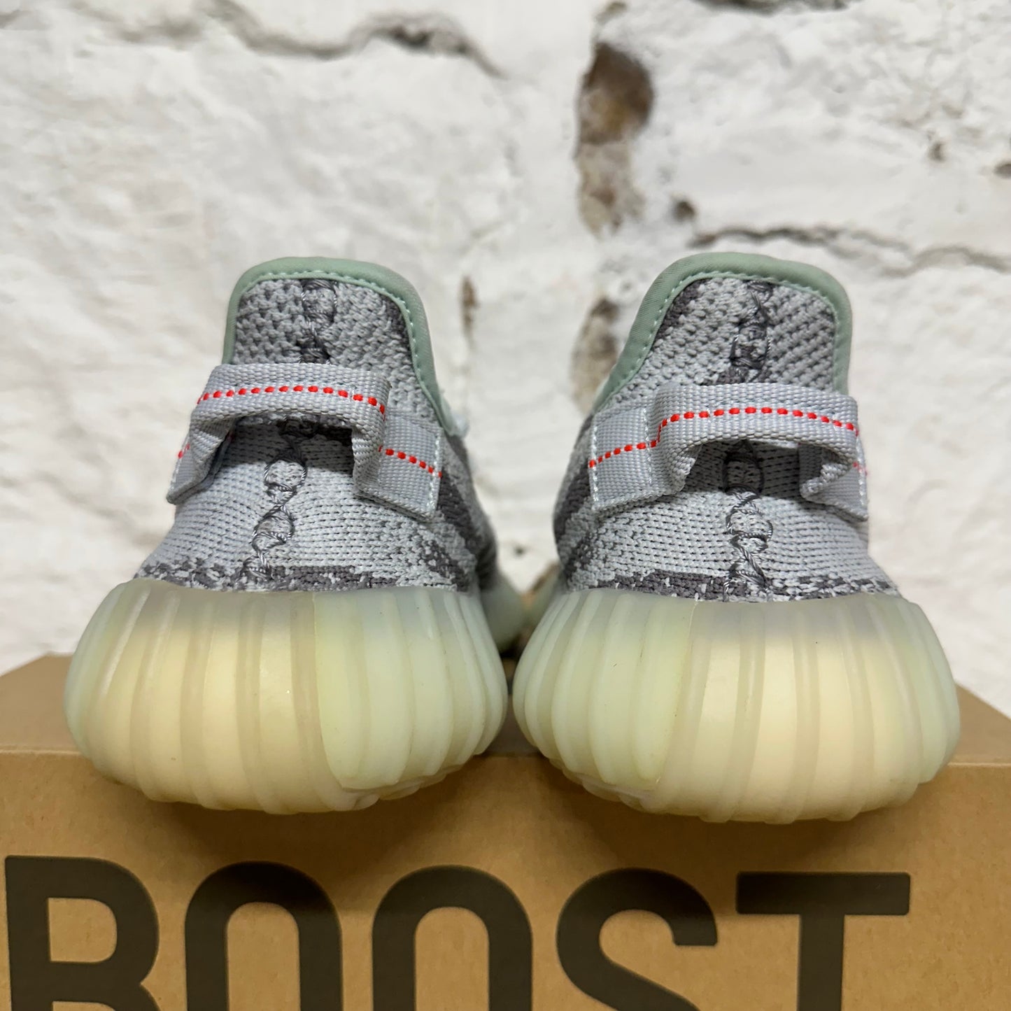 Yeezy 350 V2 Blue Tint Sz 5.5
