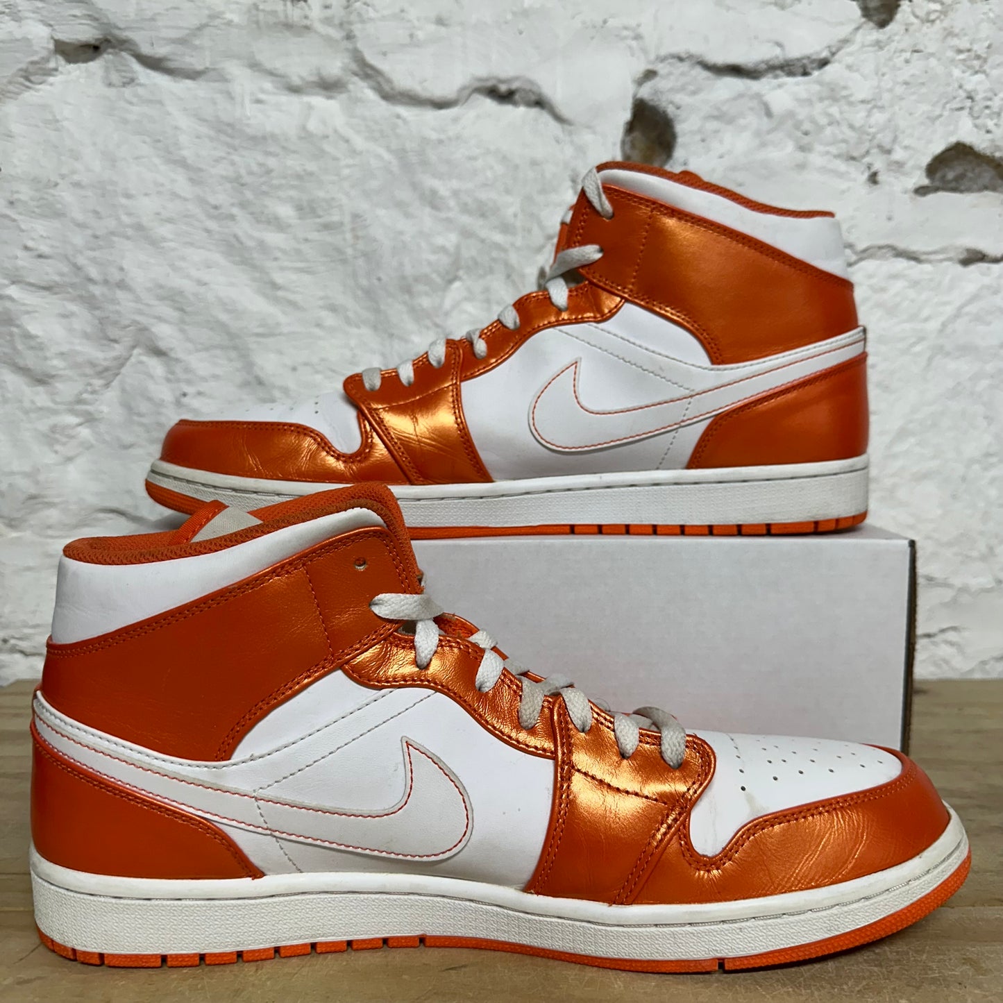 Air Jordan 1 Mid Metallic Orange Sz 15