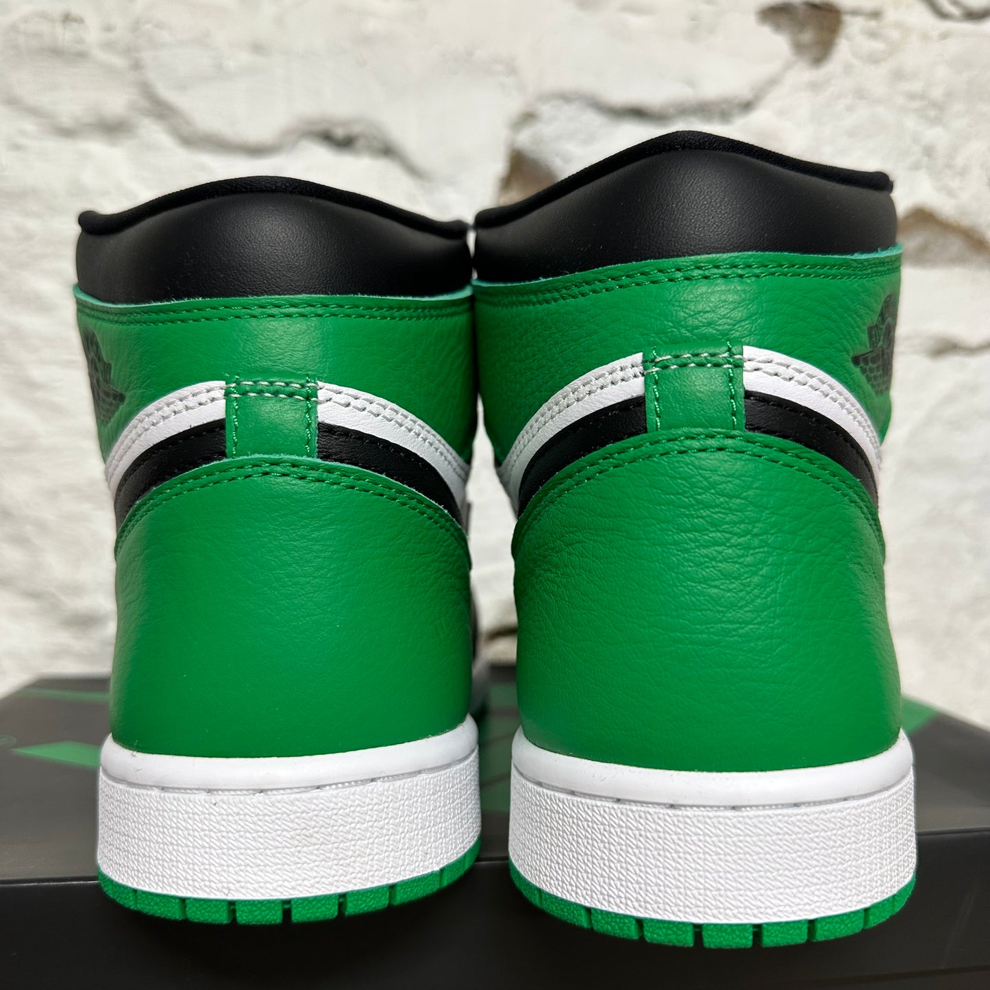 Air Jordan 1 High Lucky Green Sz 11 DS