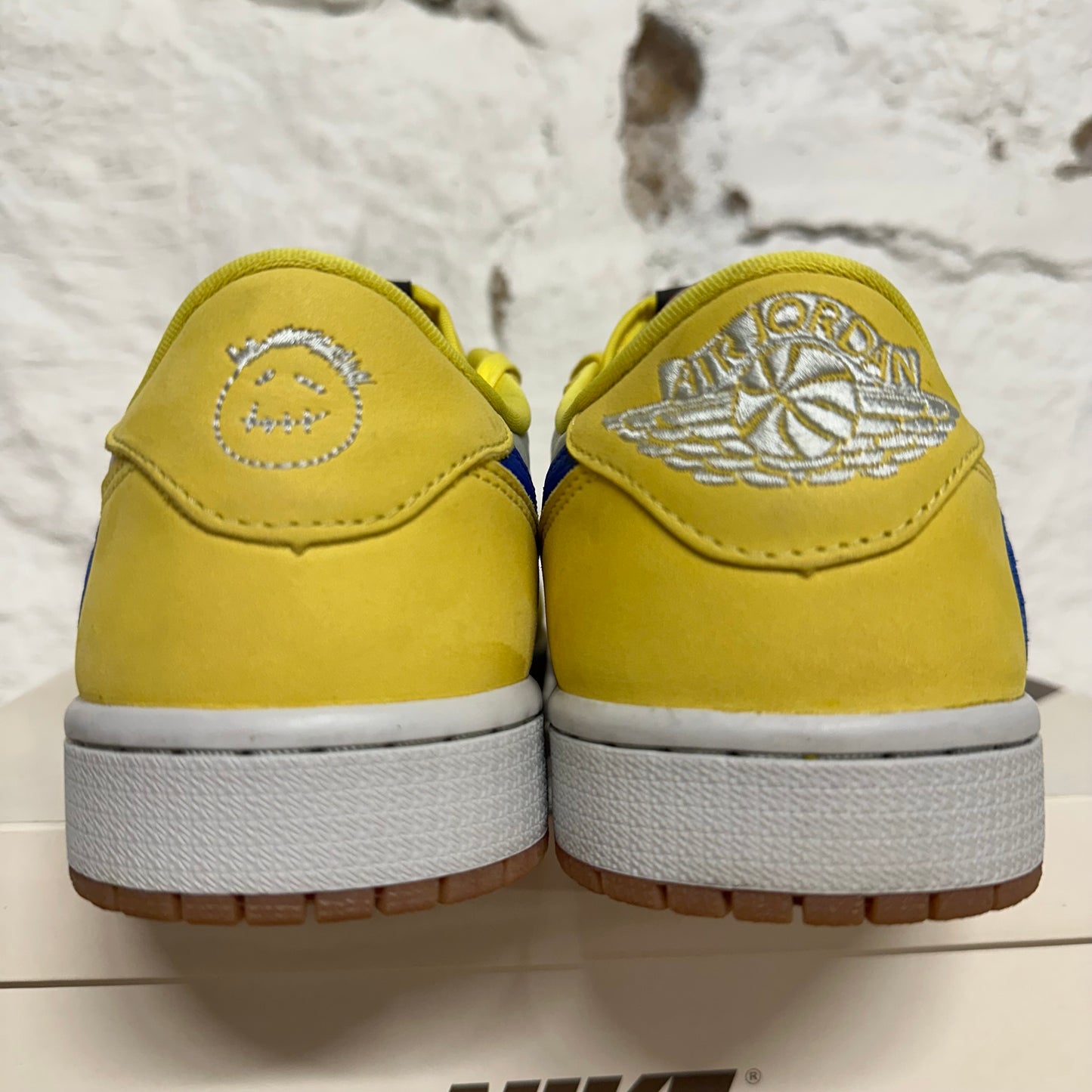 Air Jordan 1 Low Travis Scott Canary Sz 8.5 (10W)