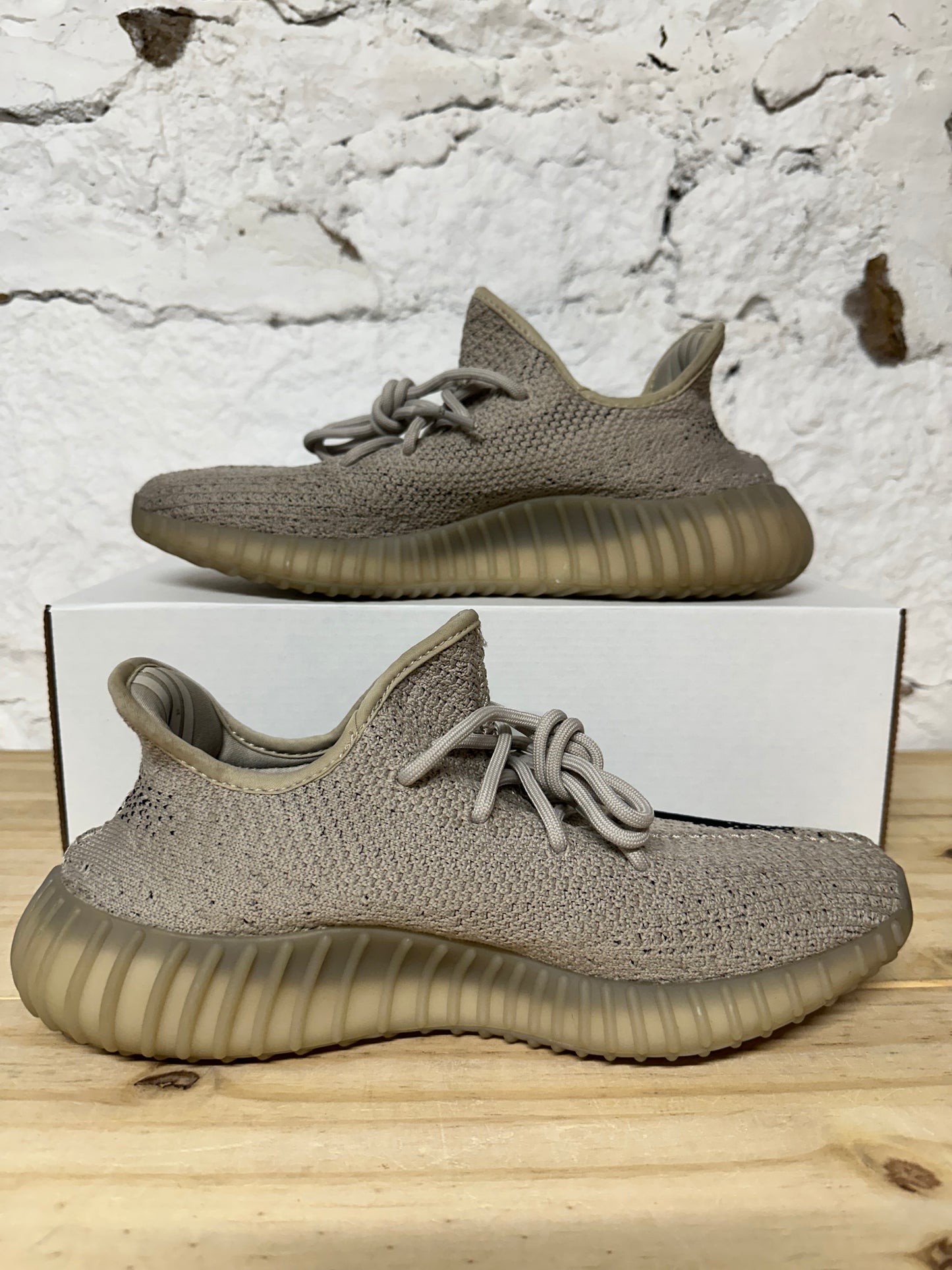 Yeezy 350 V2 Slate Sz 9