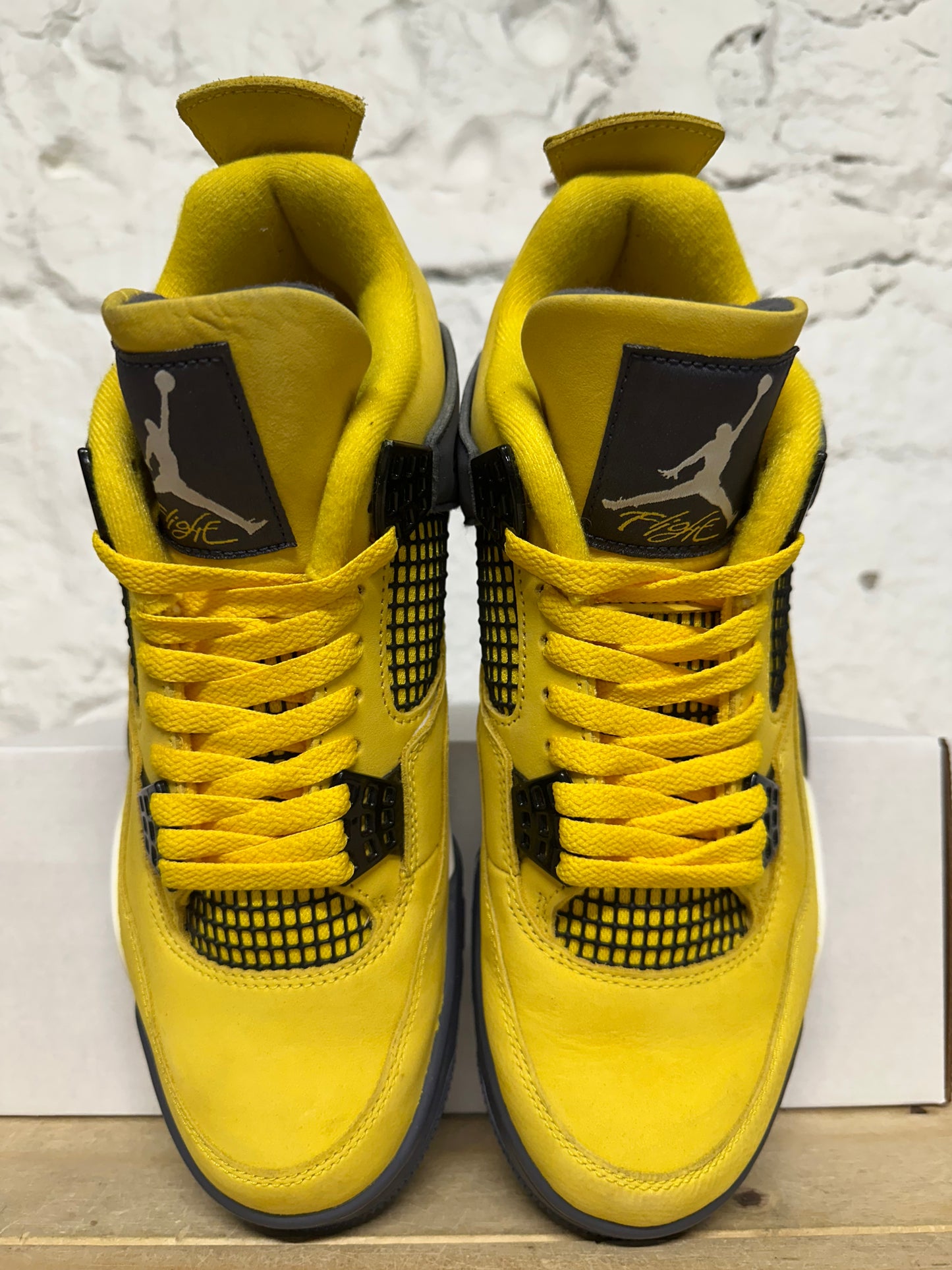 Air Jordan 4 Lightning Sz 9