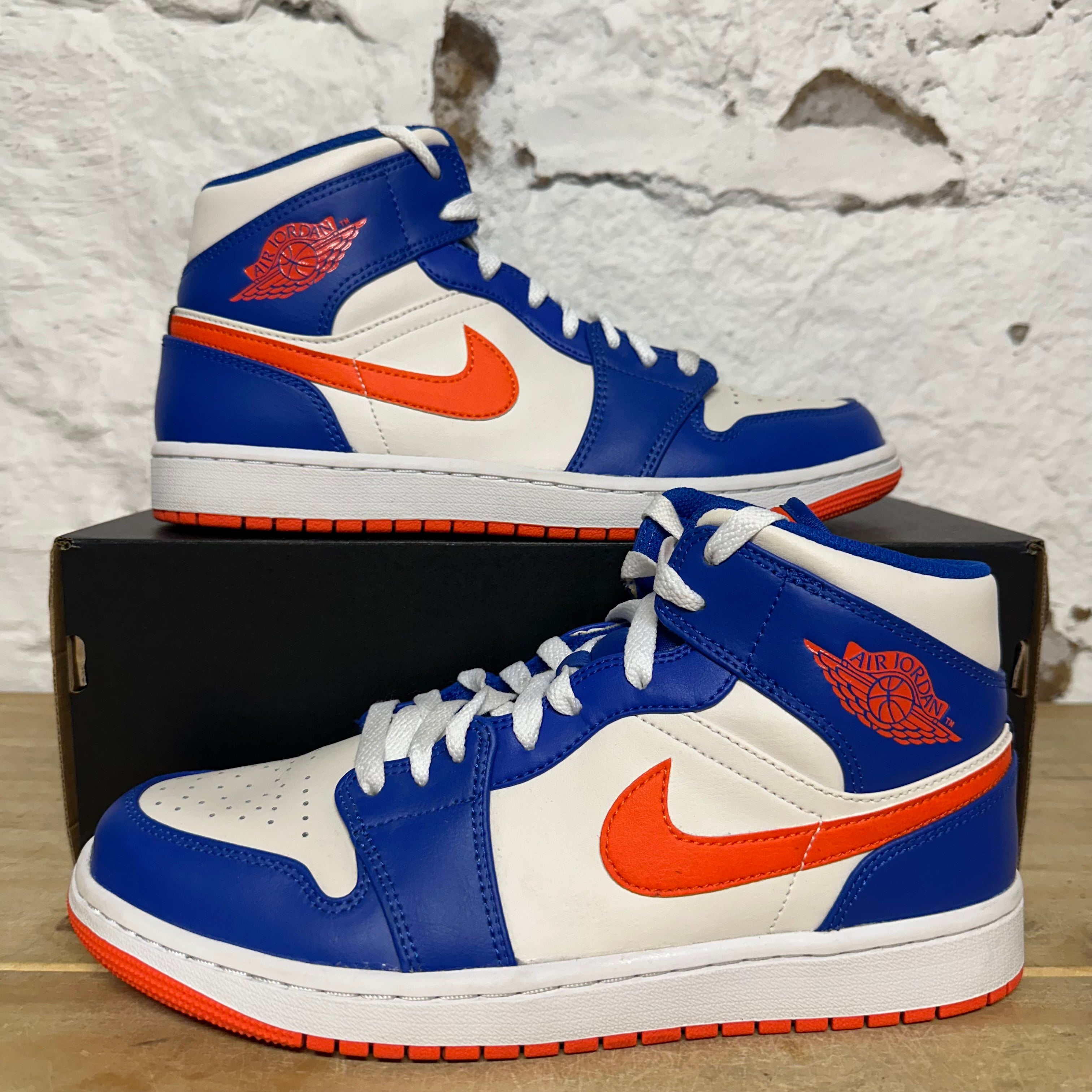 Air Jordan 1 Mid Knicks Sz 9.5