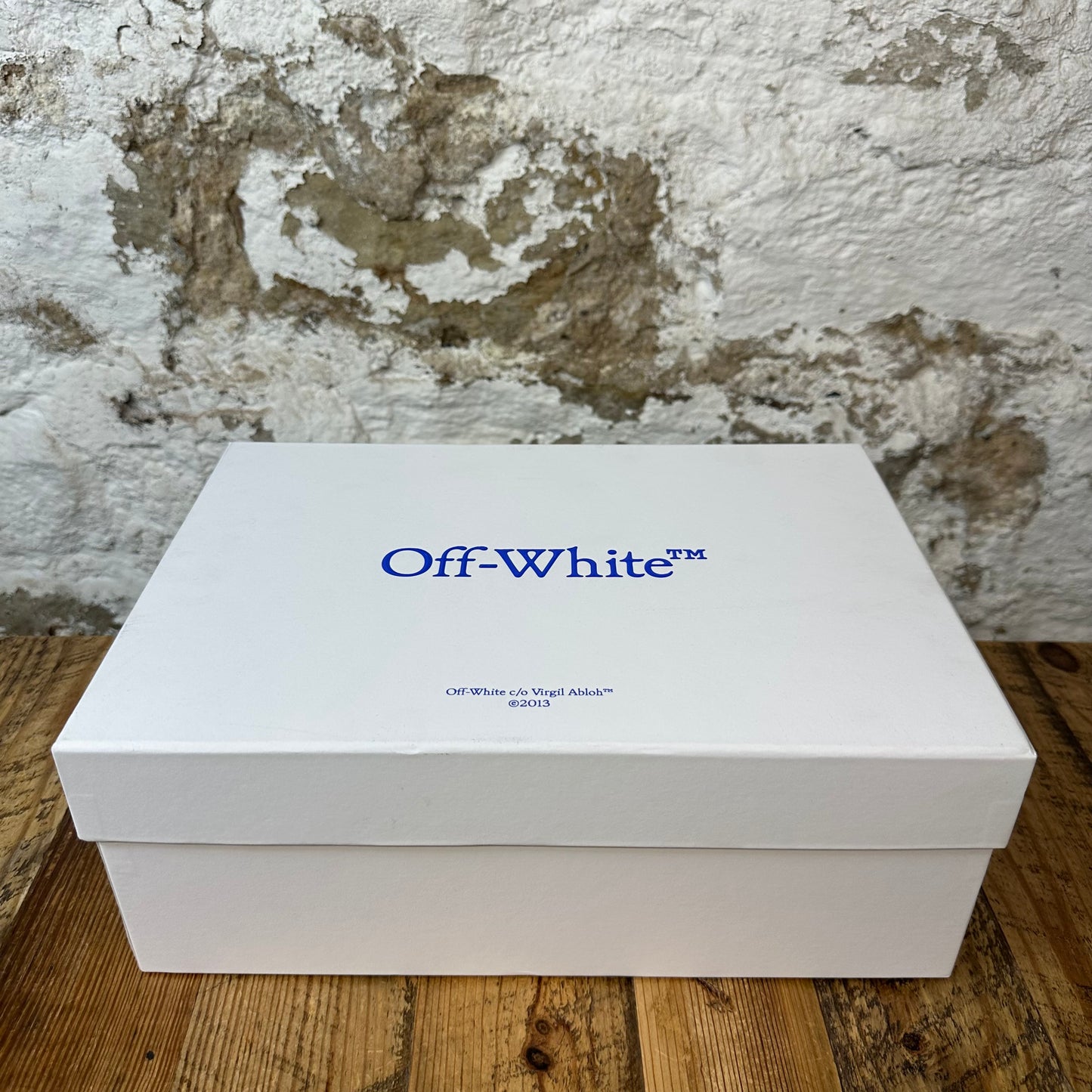 Off White Out Of Office Gray White Sneaker Sz 7 (40) DS