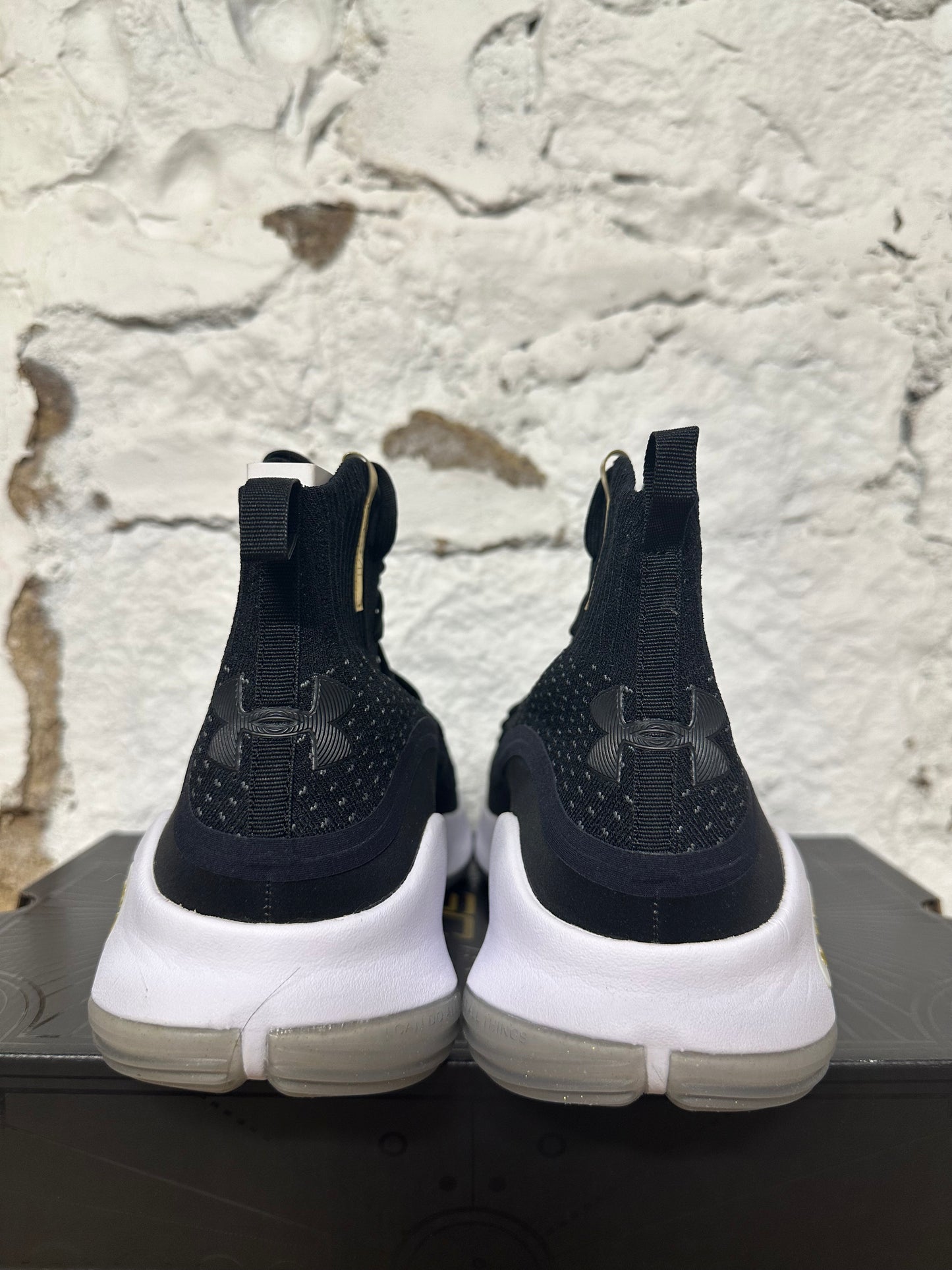 Under Armour Curry 4 More Dimes Sz 10.5 DS