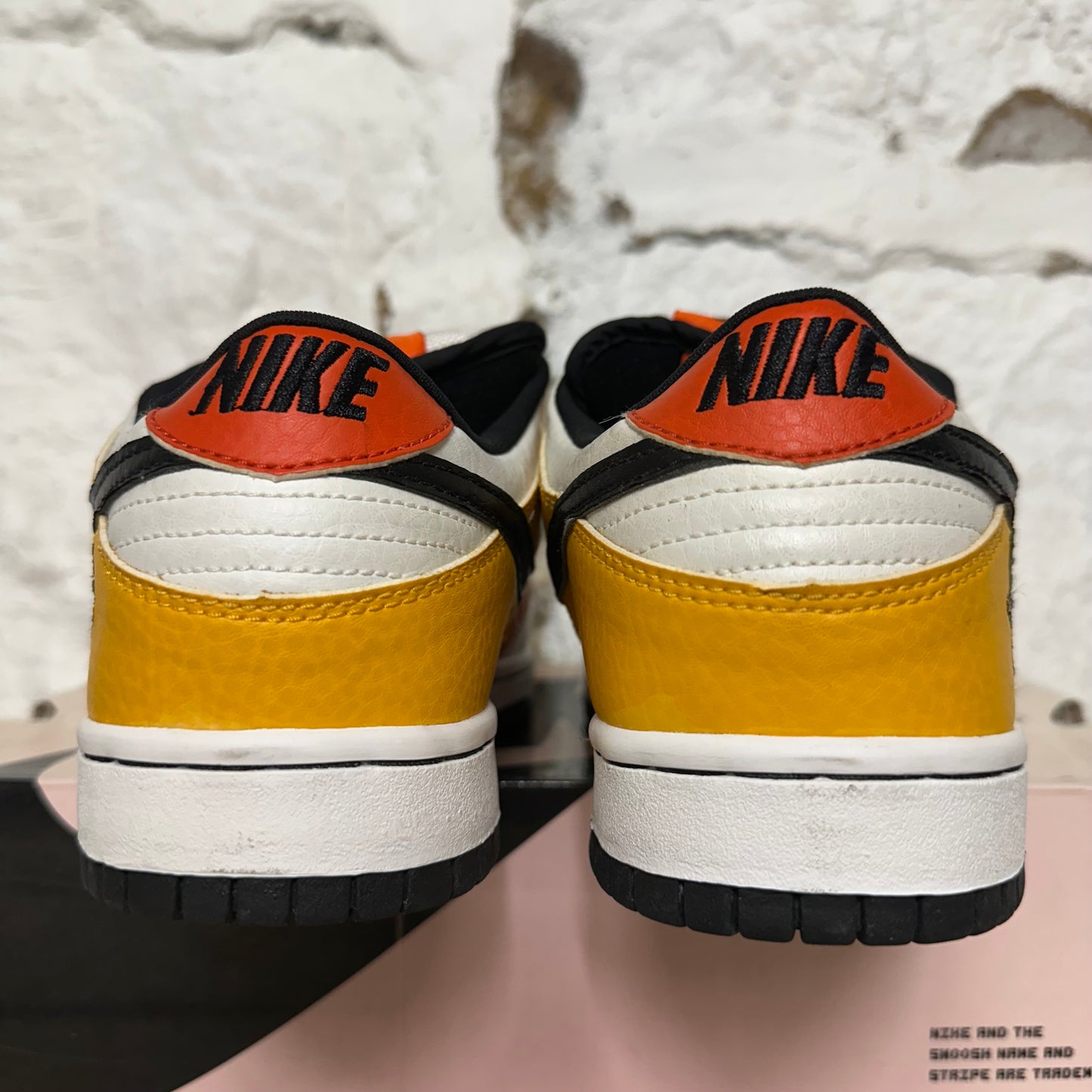 Nike Dunk Low SB Raygun Sz 9.5