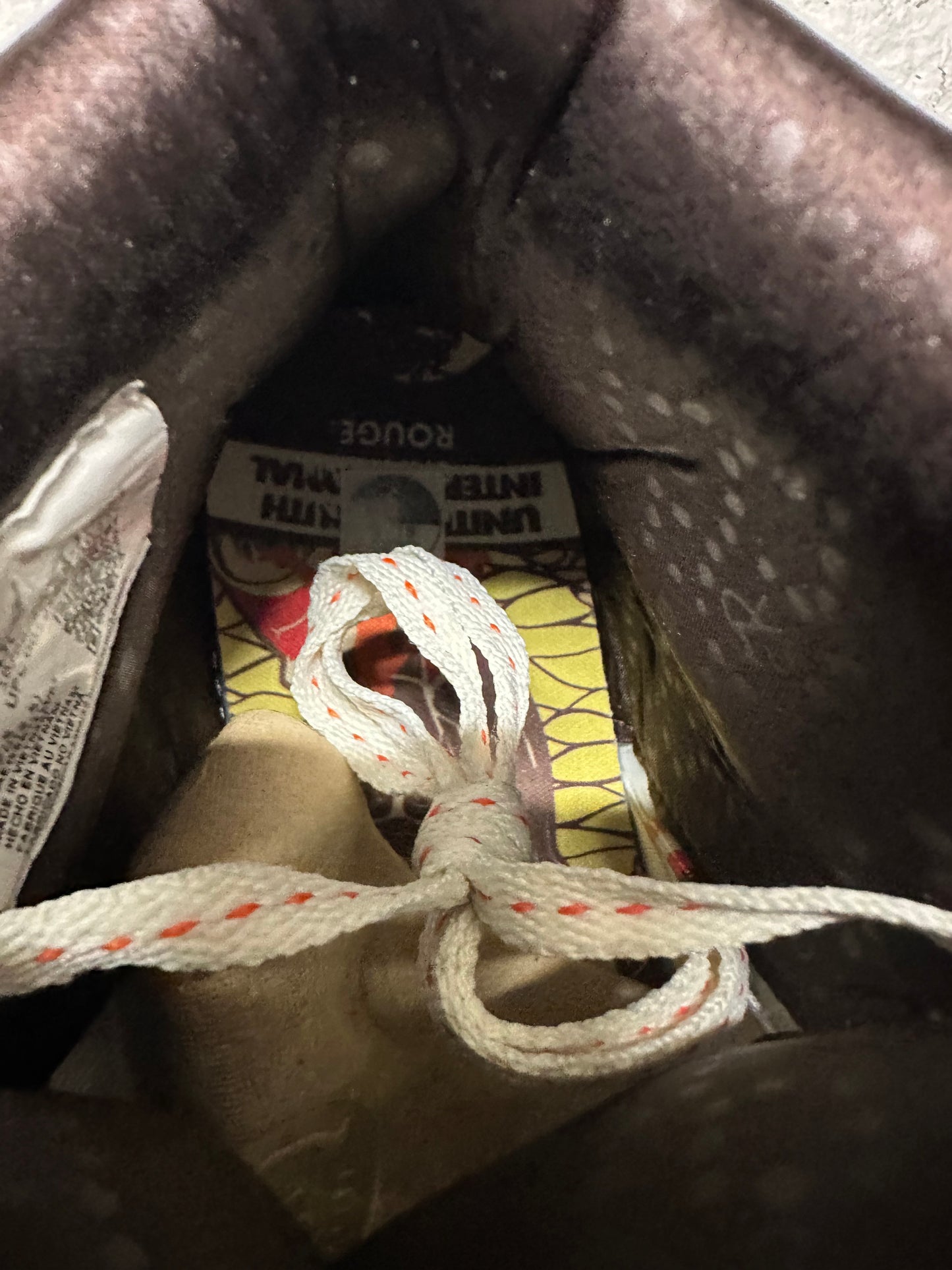 Air Jordan 2 Maison Chateau Rogue Sz 9