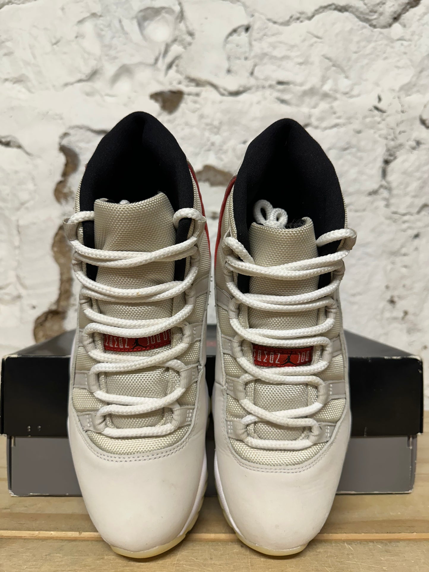 Air Jordan 11 Pure Platinum Sz 8