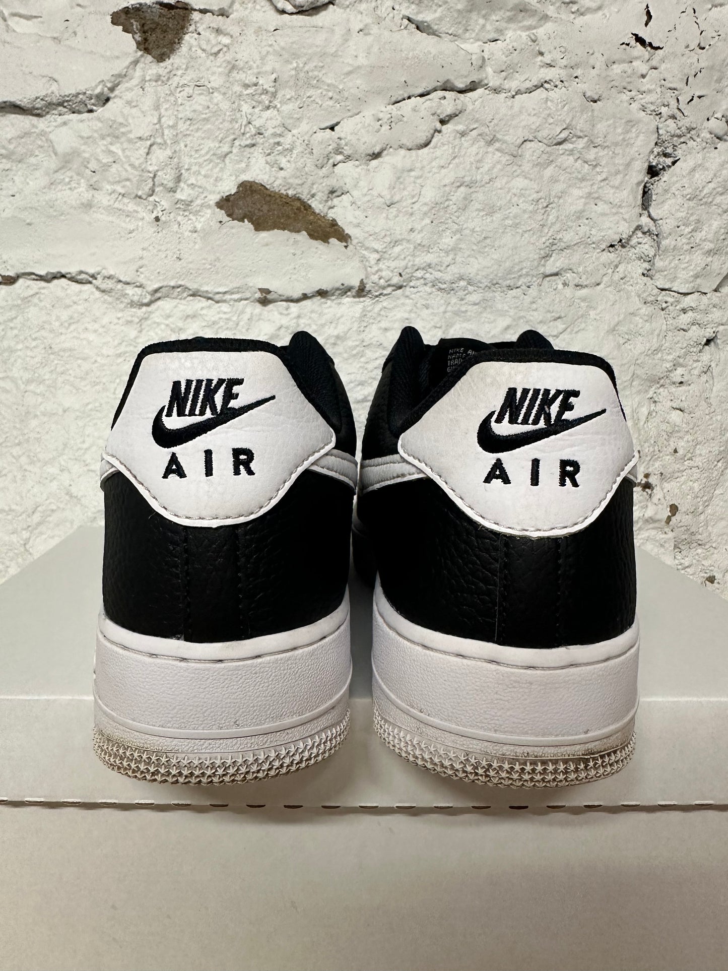 Nike Air Force 1 Low Black White Tumbled Sz 9.5