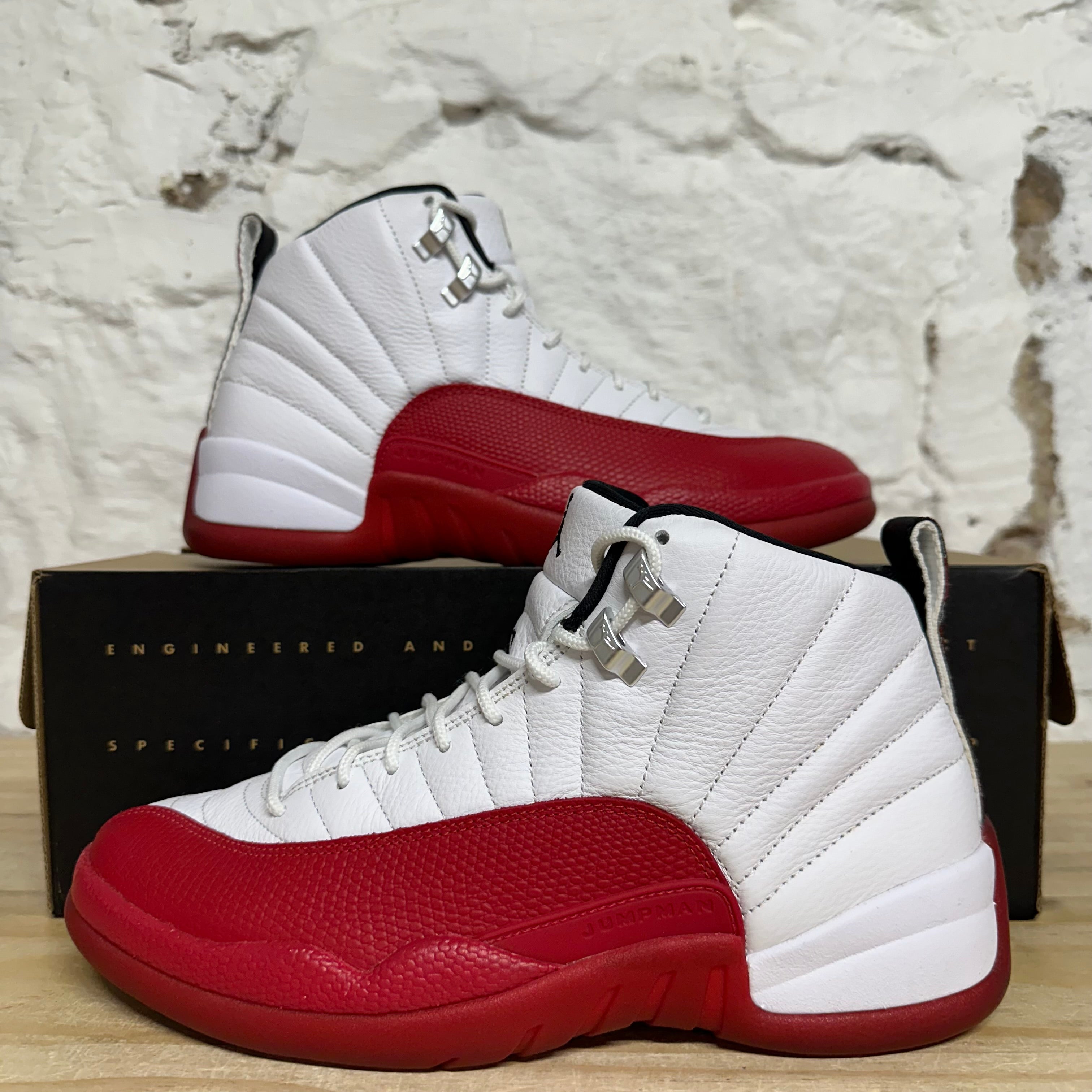 Air Jordan 12 Cherry Sz 9.5