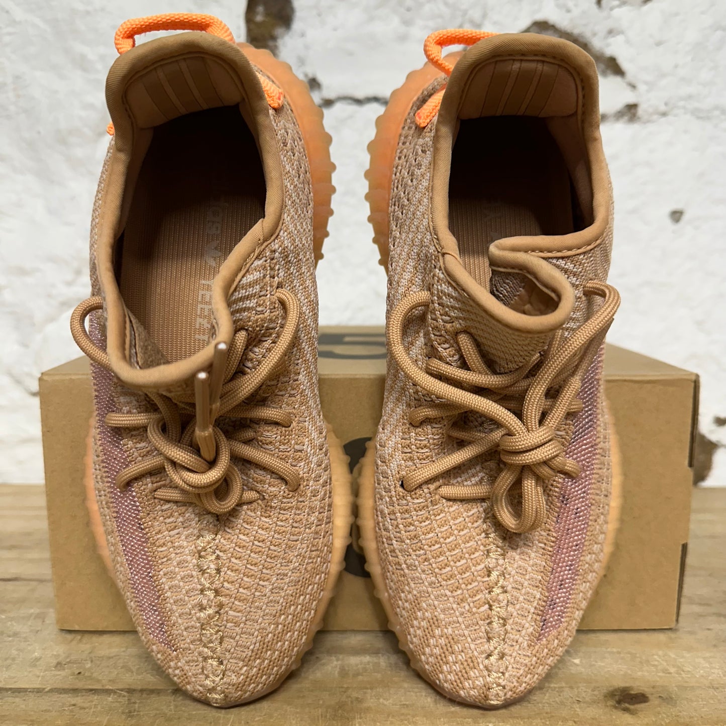 Yeezy 350 V2 Clay Sz 5.5
