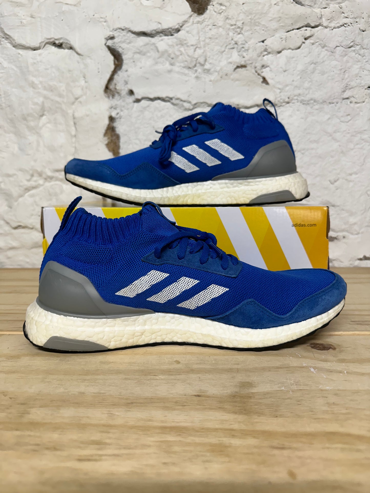 Adidas Ultra Boost Mid Run Thru Time Sz 10