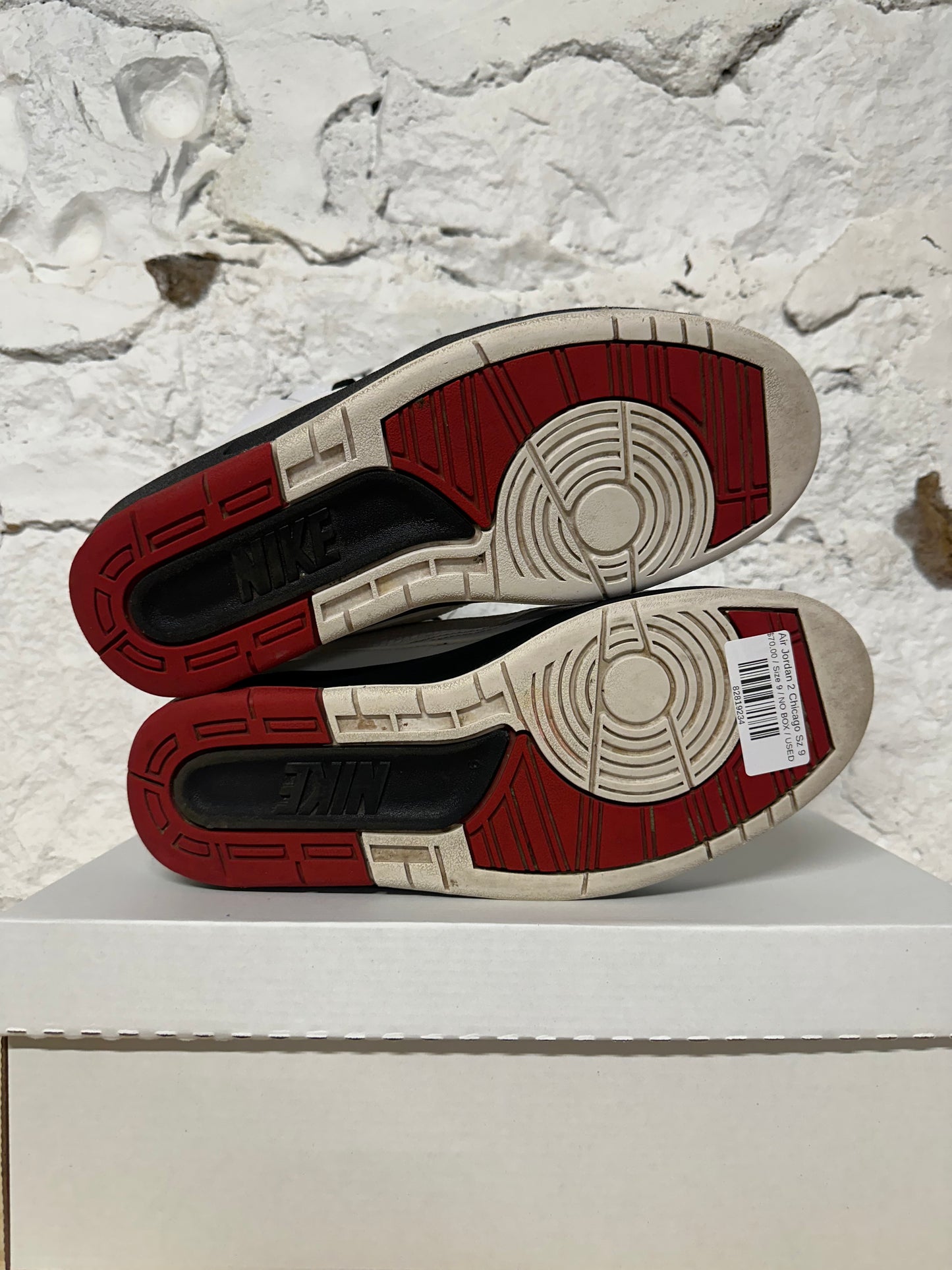 Air Jordan 2 Chicago Sz 9
