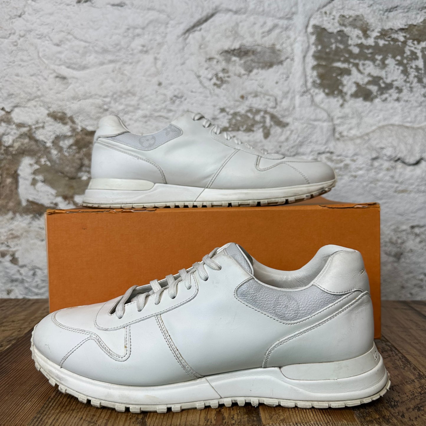 Louis Vuitton Triple White Runaway Sneaker Sz 10.5 (9LV)