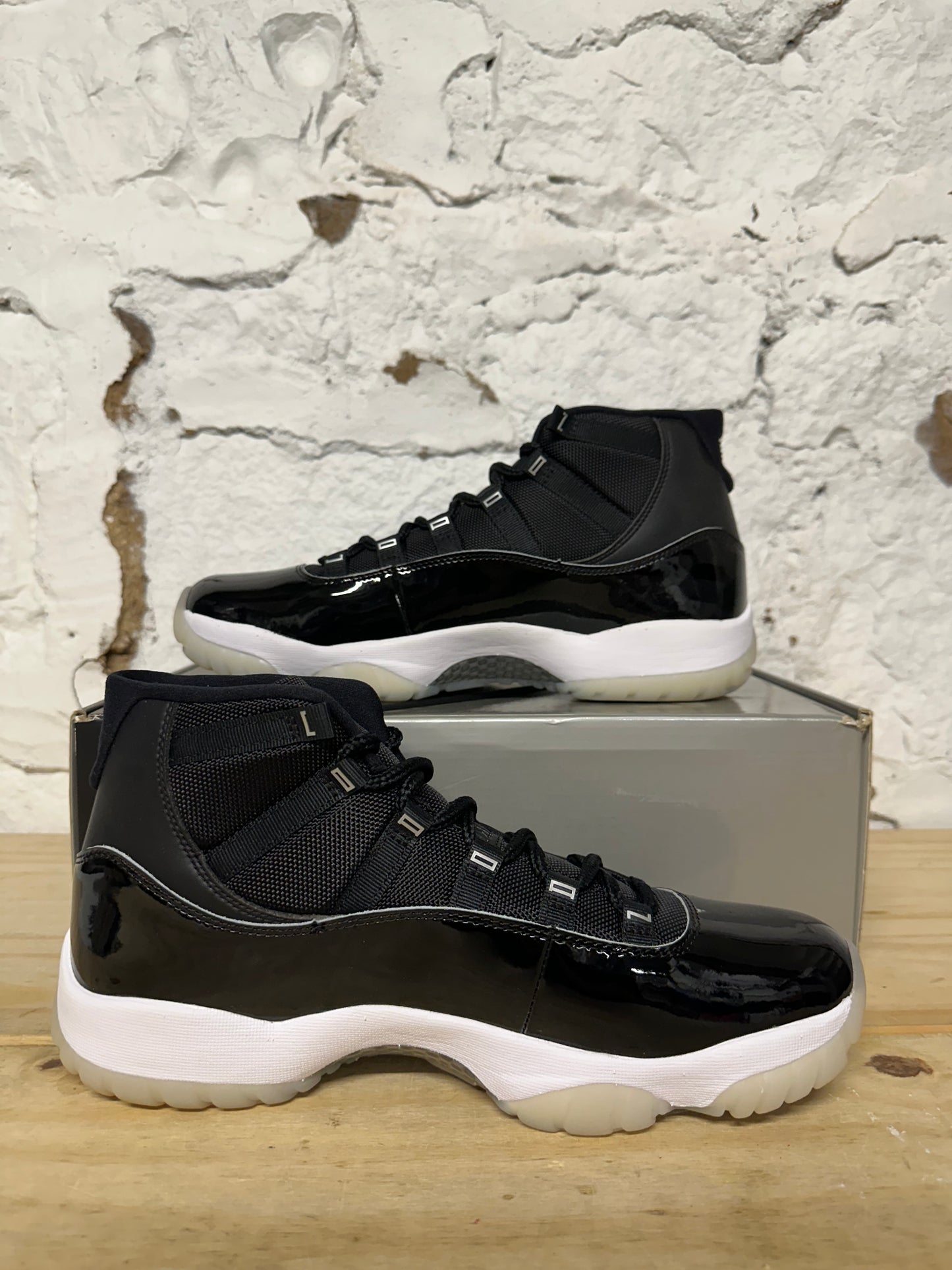 Air Jordan 11 High Jubilee Sz 11 DS