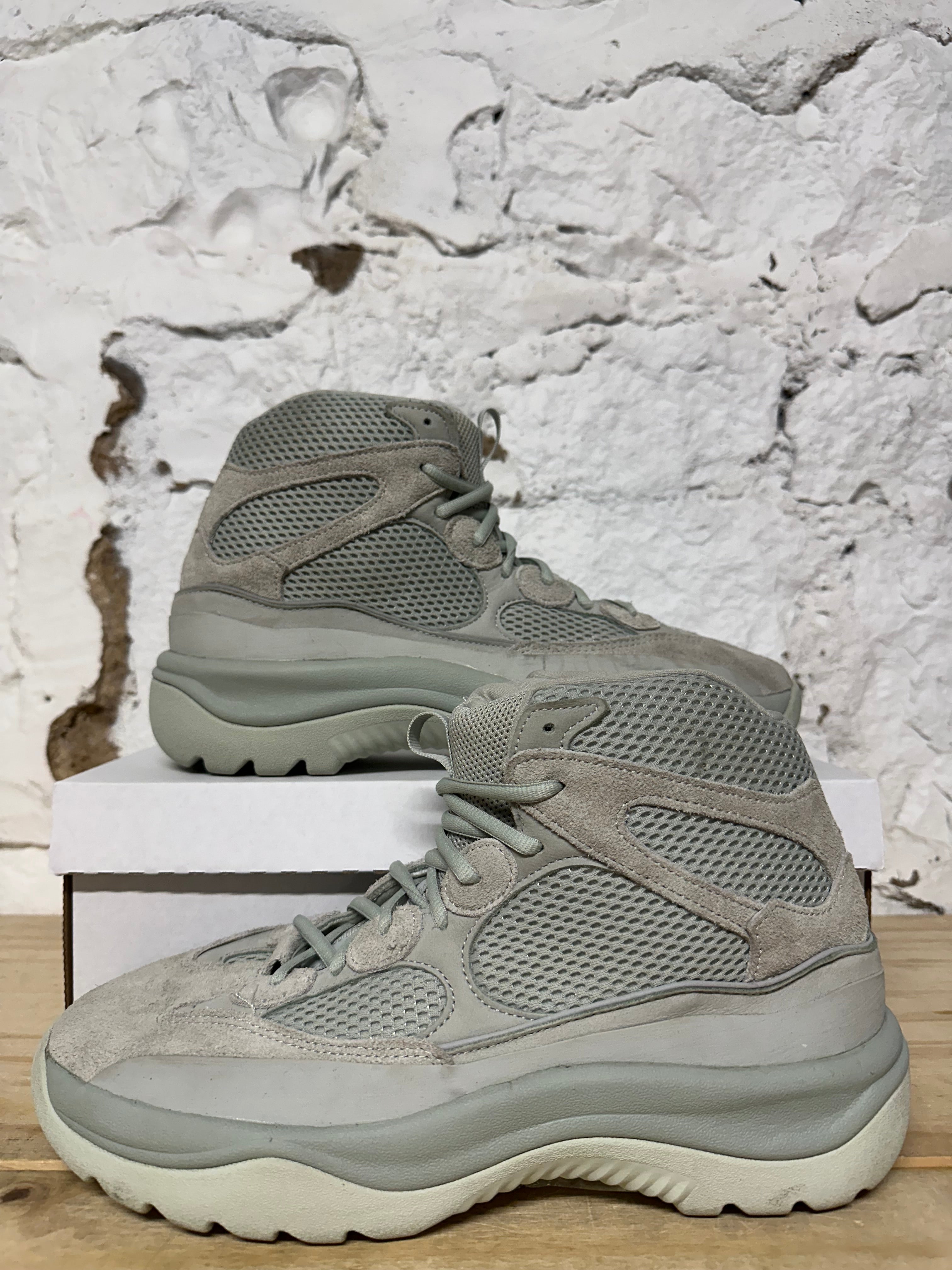 Yeezy DSRT Boot Salt Sz 11
