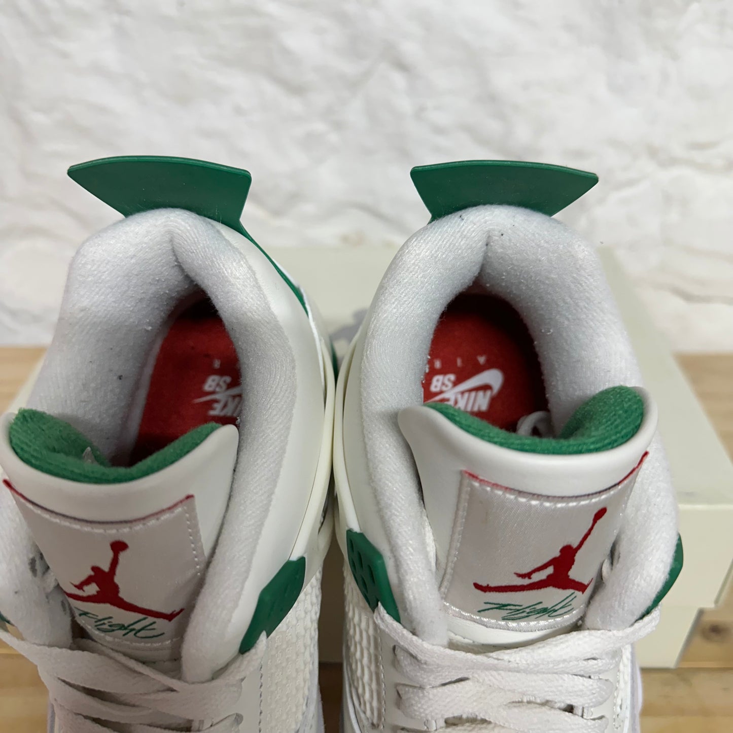Air Jordan 4 SB Pine Green Sz 9