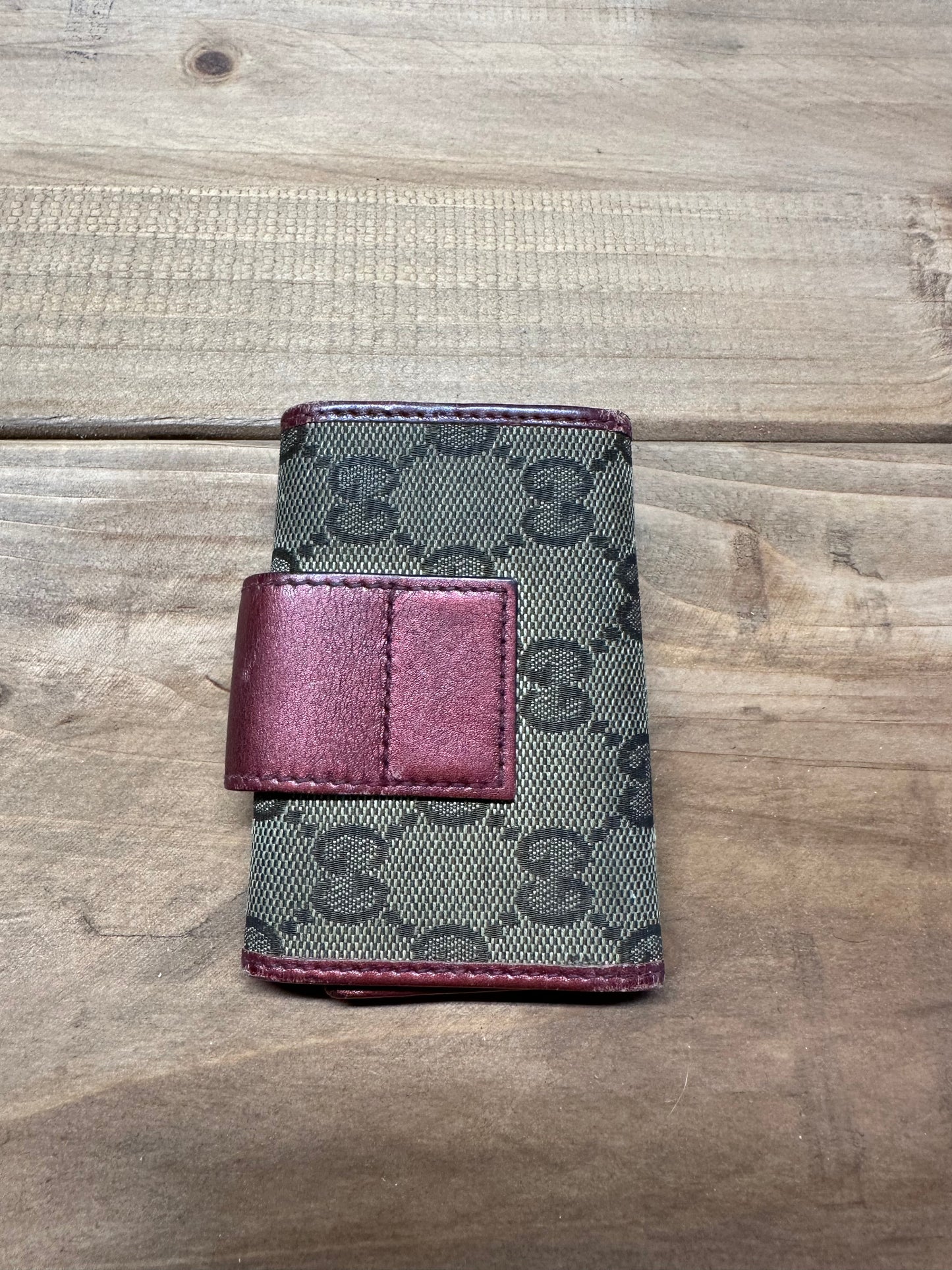 Gucci Pink Outline Keyholder