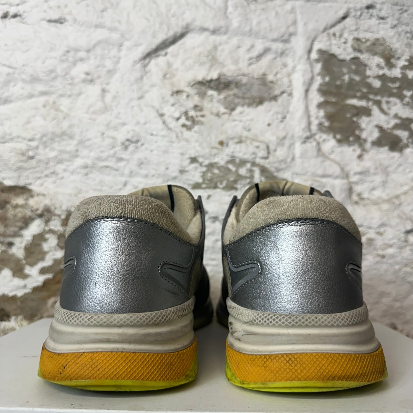 Gucci Ultrapace Silver Tan Sneaker Sz 9 No Box