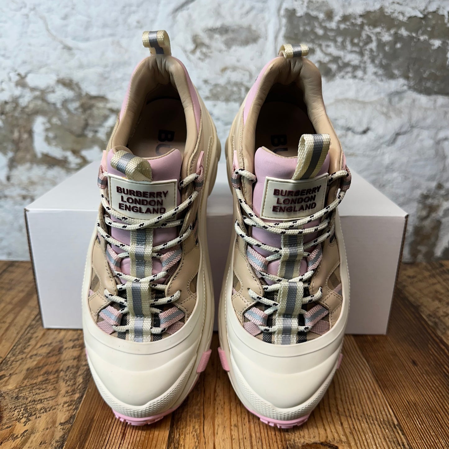 Burberry Arthur Pink Cream Sneaker Sz 6.5 (39)
