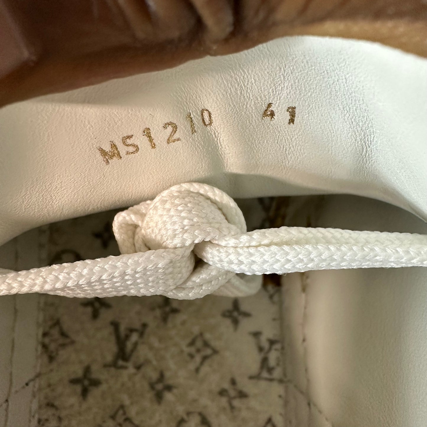 Louis Vuitton Denim Monogram White TIme Out Sneaker Sz 8 (41)