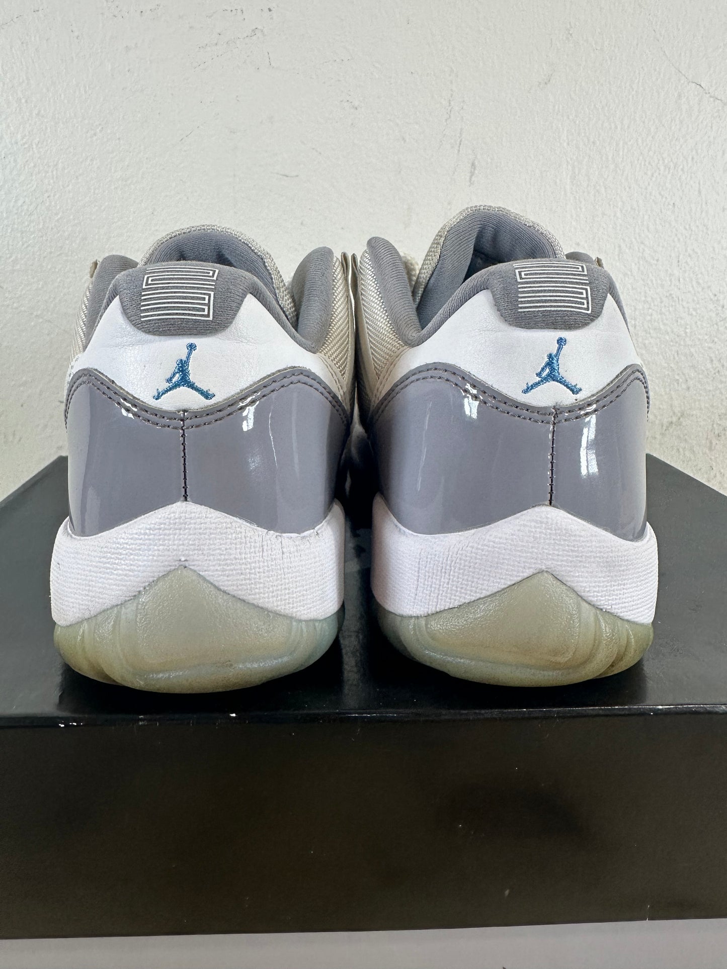 Air Jordan 11 Low Cement Grey Sz 9
