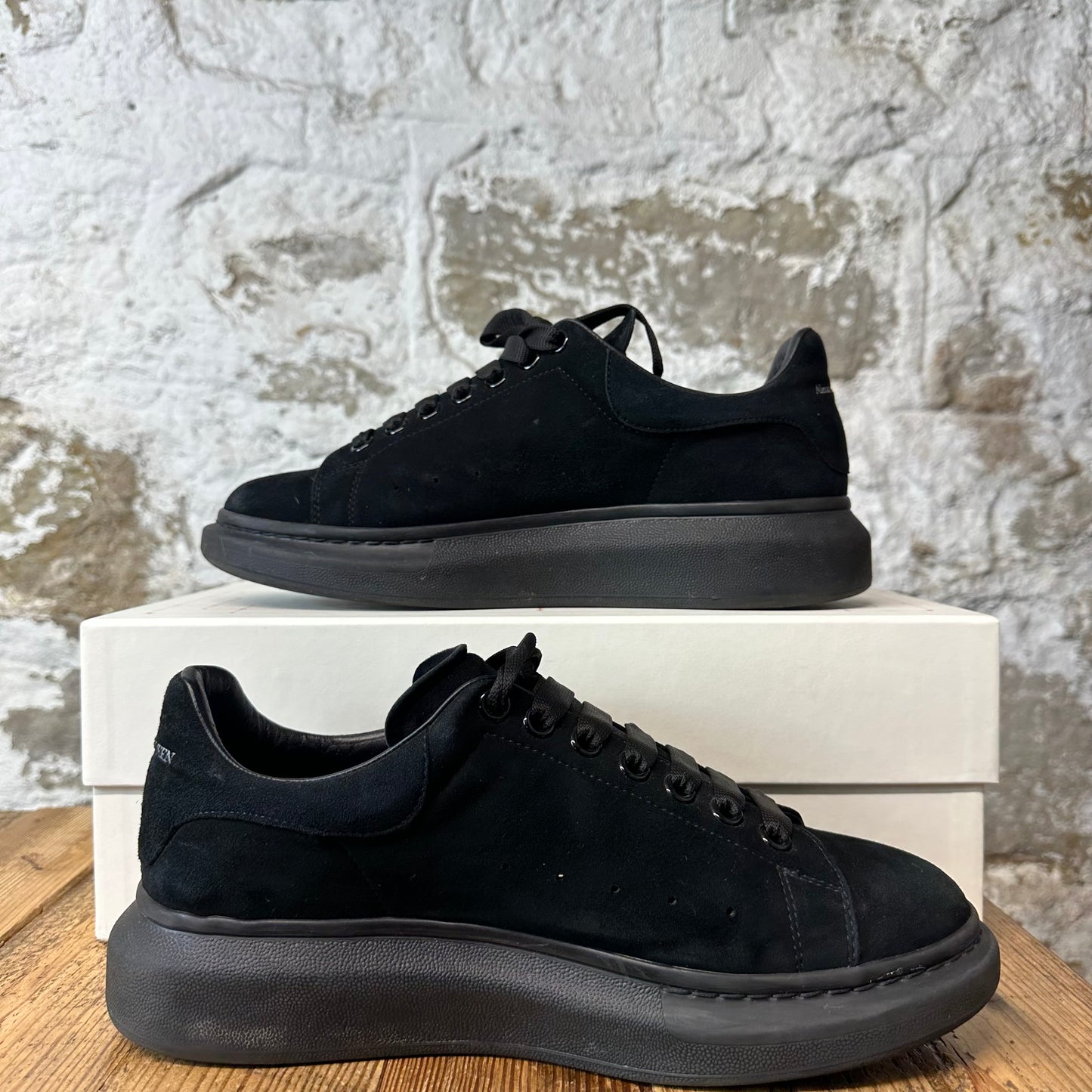 Alexander Mcqueen Triple Black Suede Sneaker Sz 9 (42)