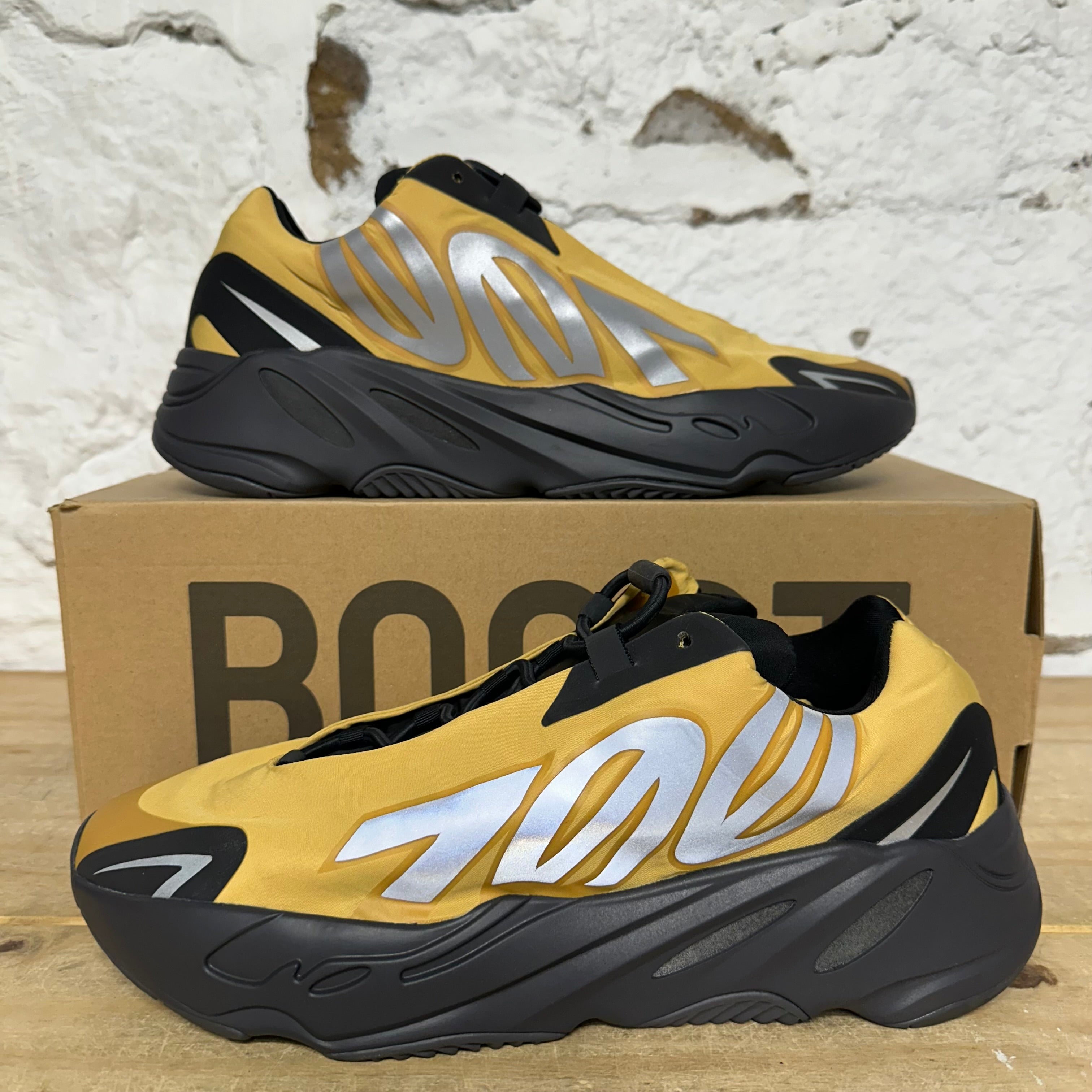 Yeezy 700 MNVN Honey Flux Sz 12