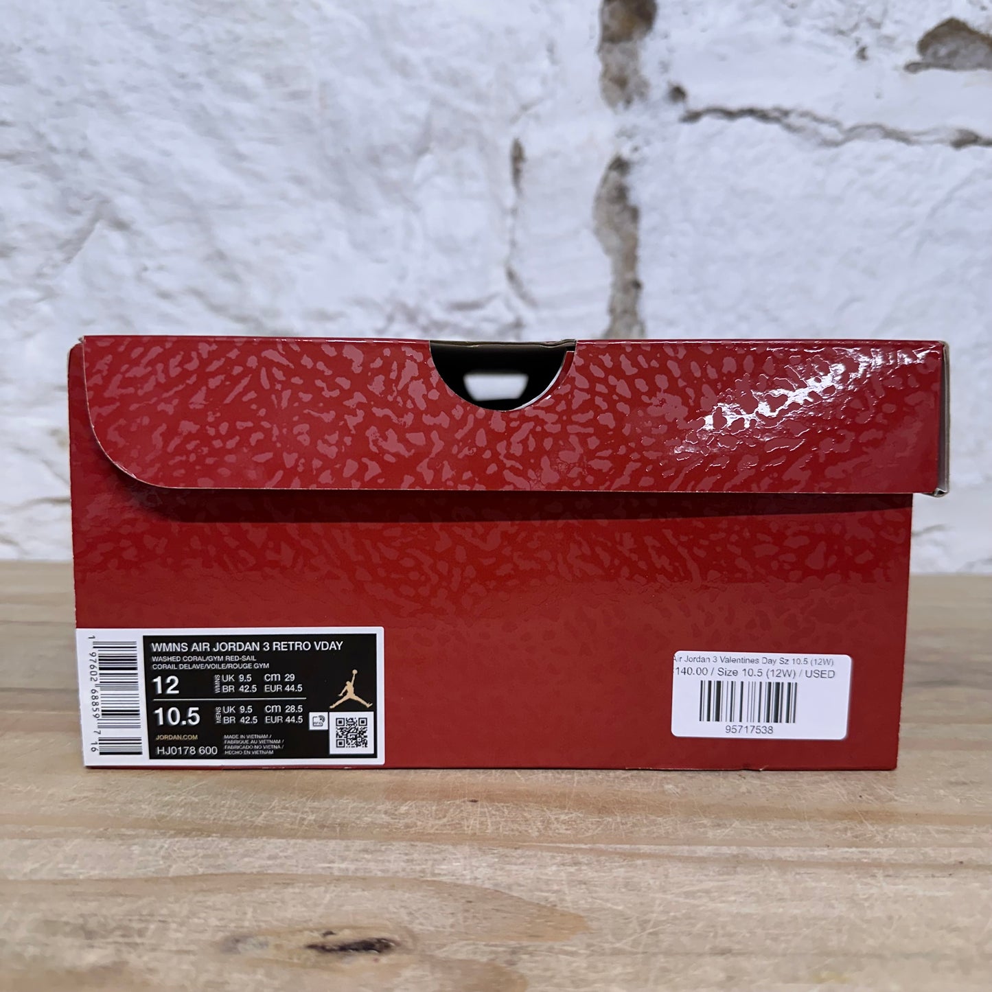 Air Jordan 3 Valentines Day Sz 10.5 (12W)