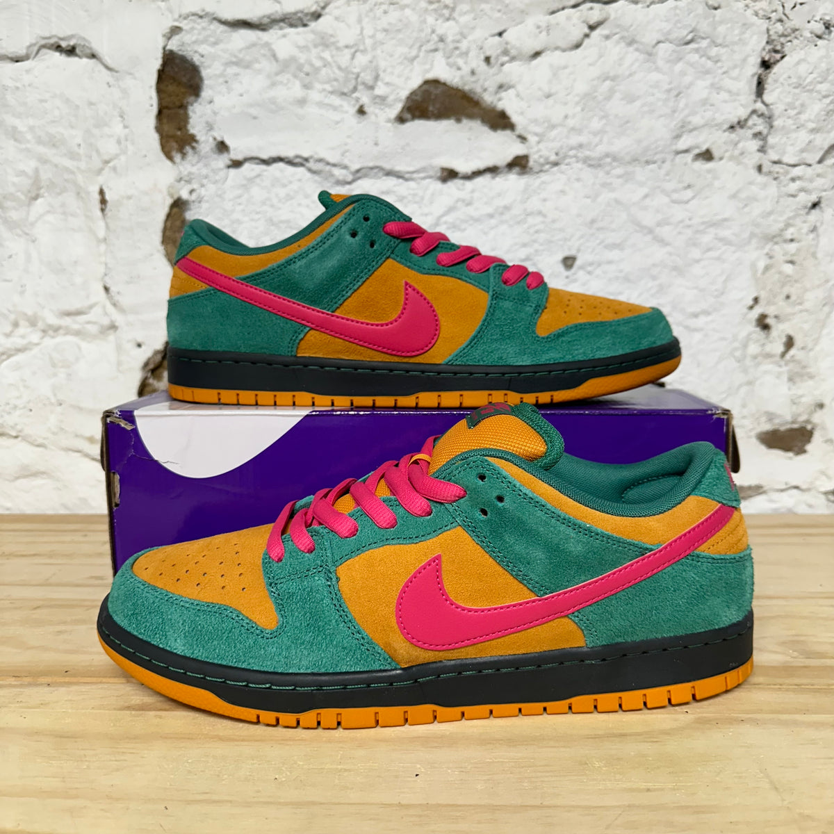 Nike SB Dunk Low Green Noise Watermelon Sz 12 DS