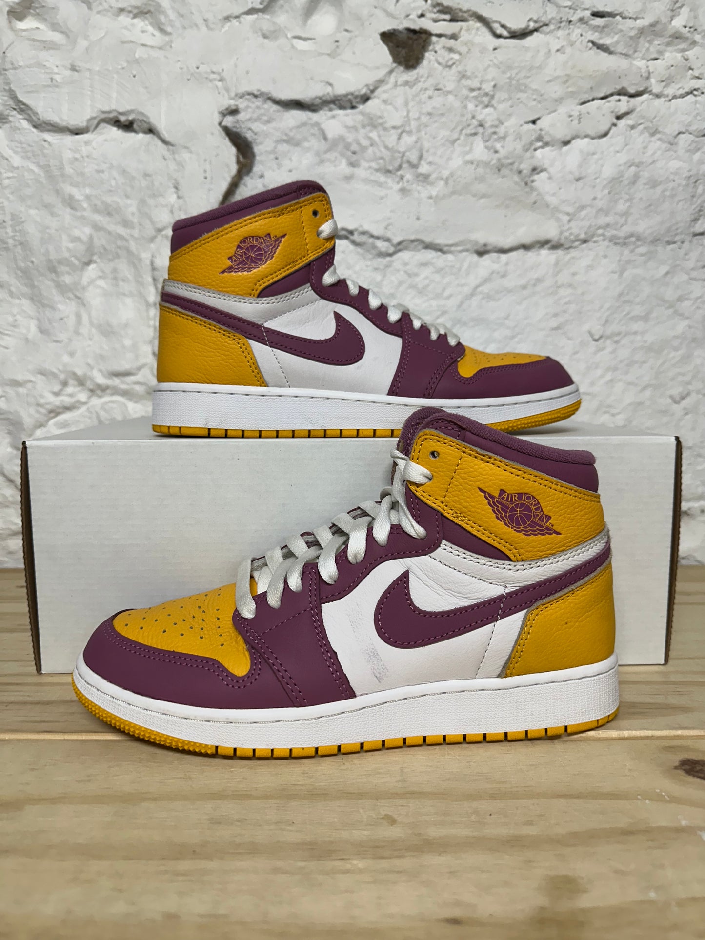 Air Jordan 1 High Brotherhood Sz 5.5Y