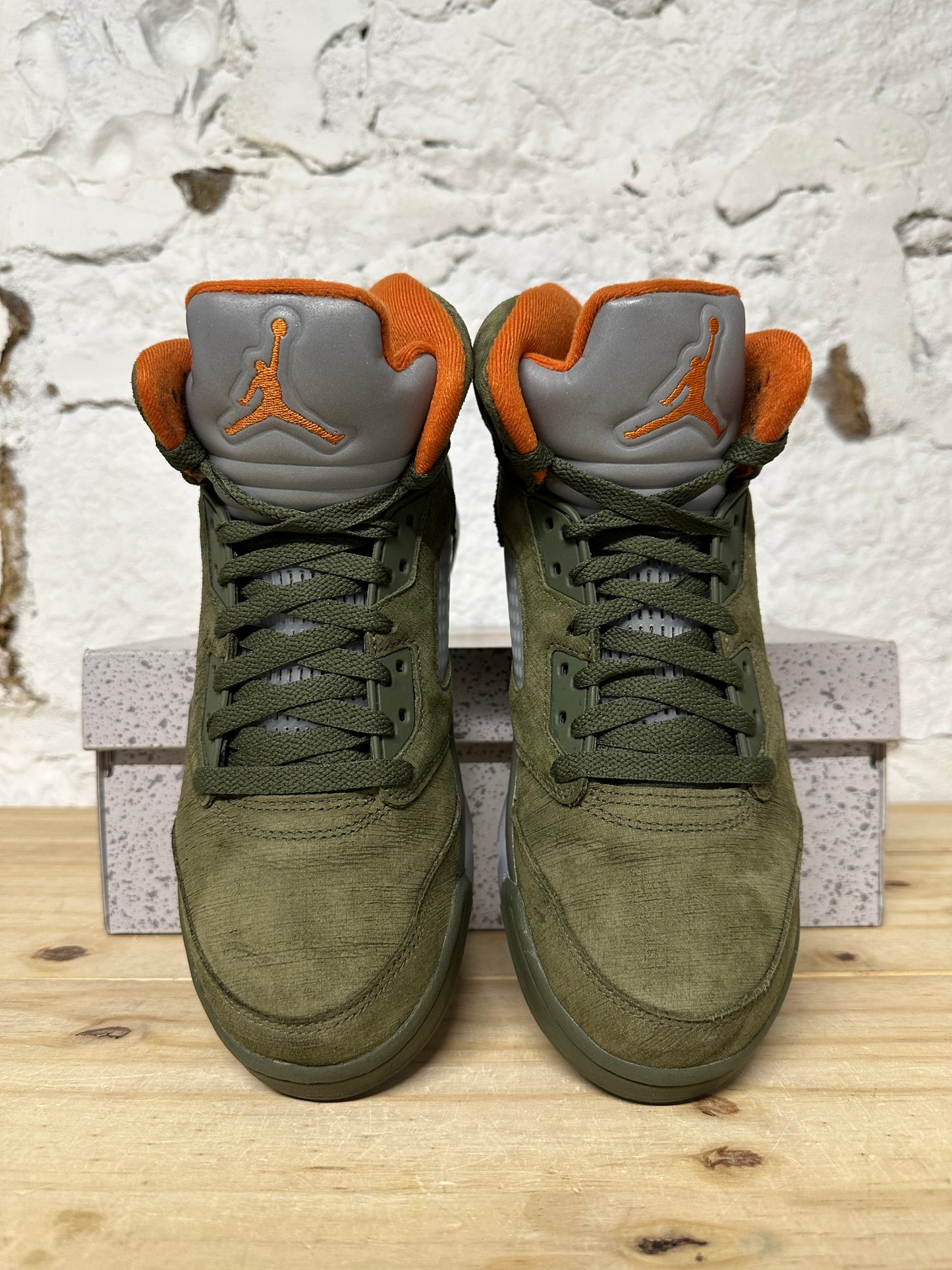 Air Jordan 5 Olive Sz 8.5