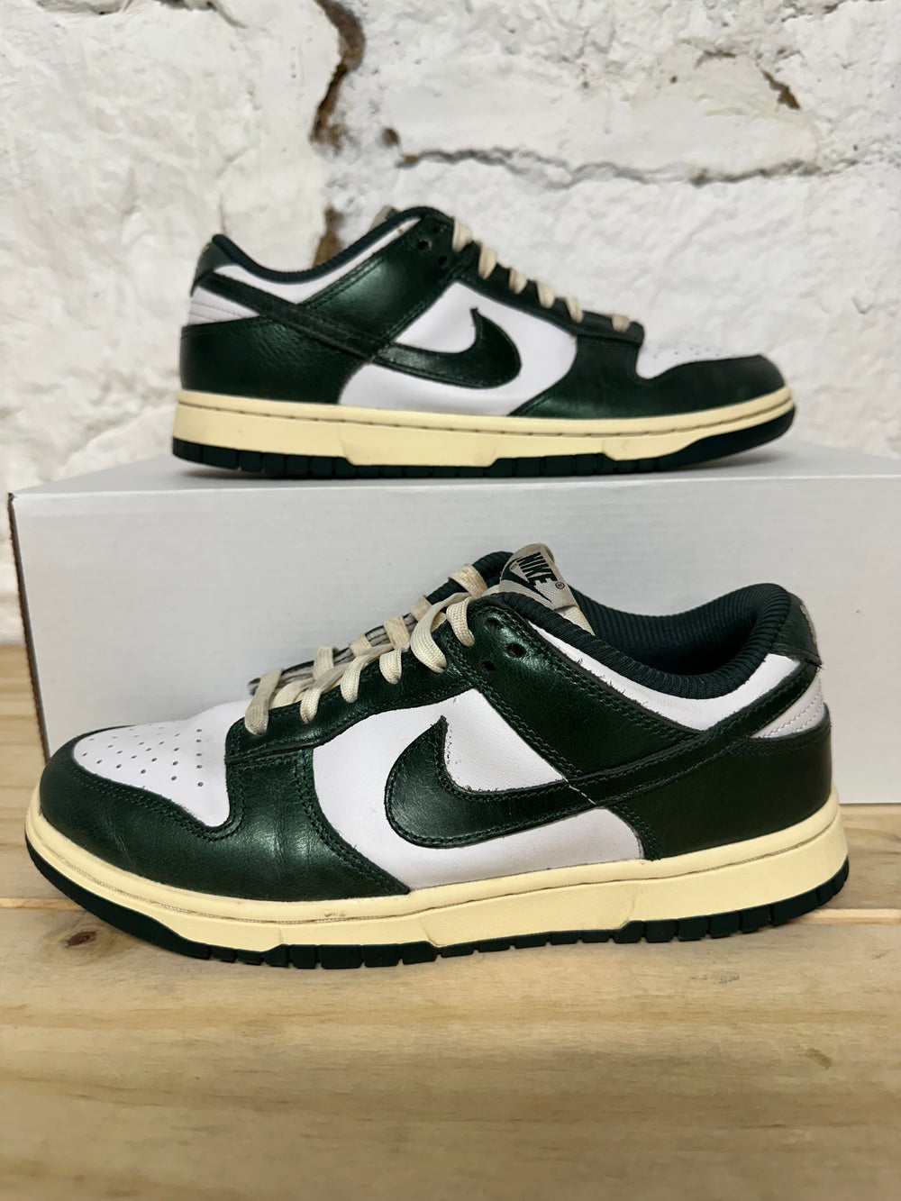 Nike Dunk Low Vintage Green Sz 6.5 (8W)